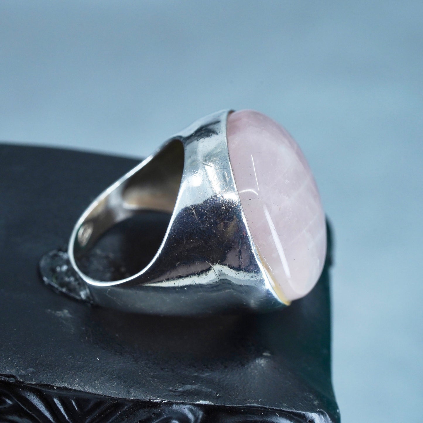 Size 7, vintage Sterling 925 silver statement band ring with circle pink quartz
