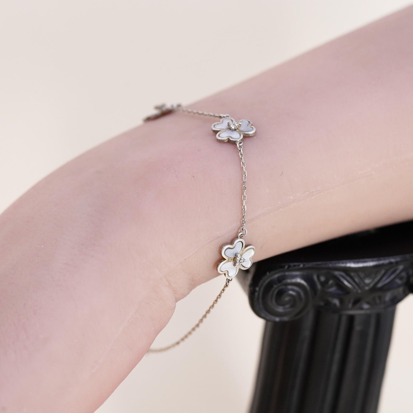 7.5”, sterling 925 silver tennis bracelet, mother of pearl lucky clover flower