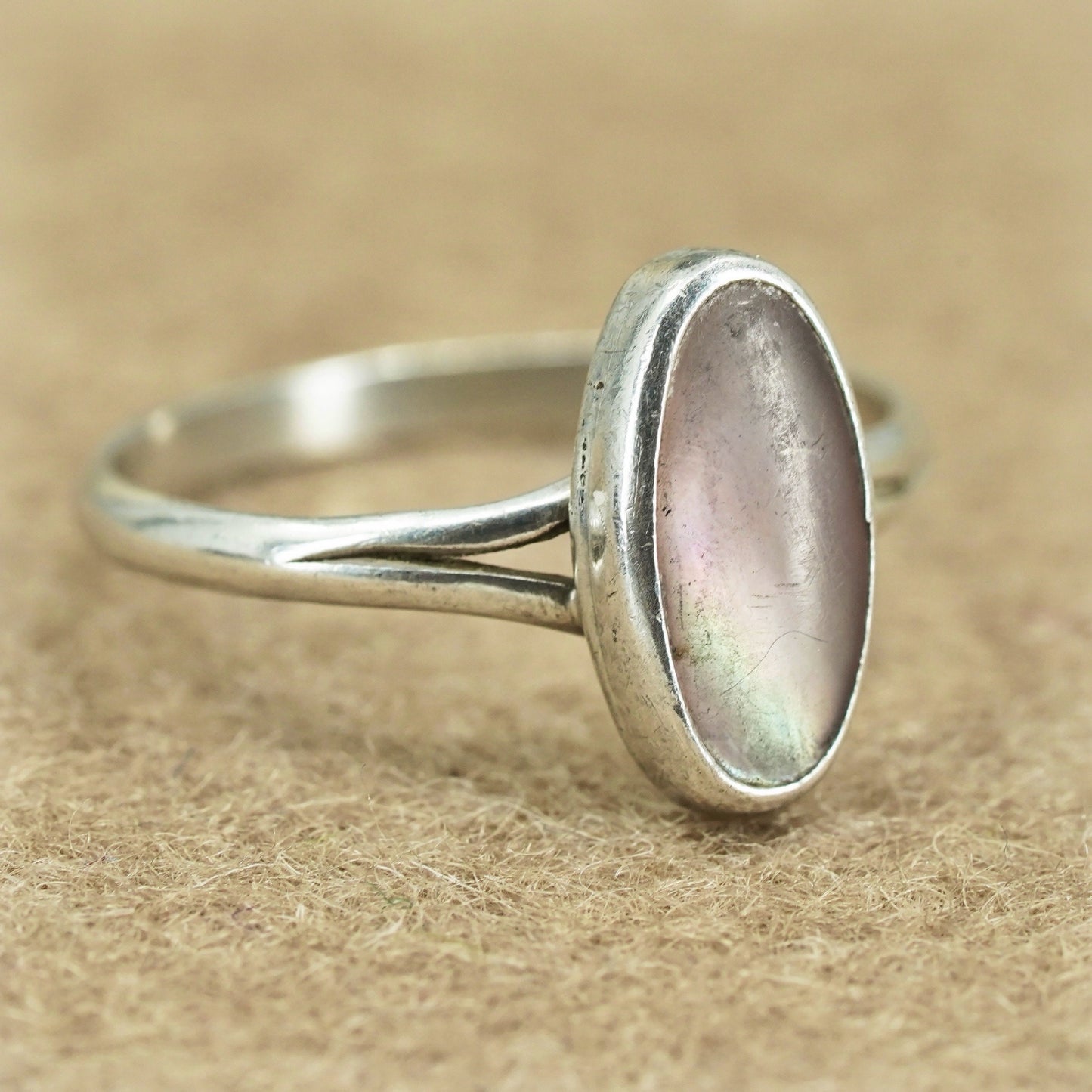 Size 8.25, Native American navajo Sterling 925 silver ring pink mother of pearl