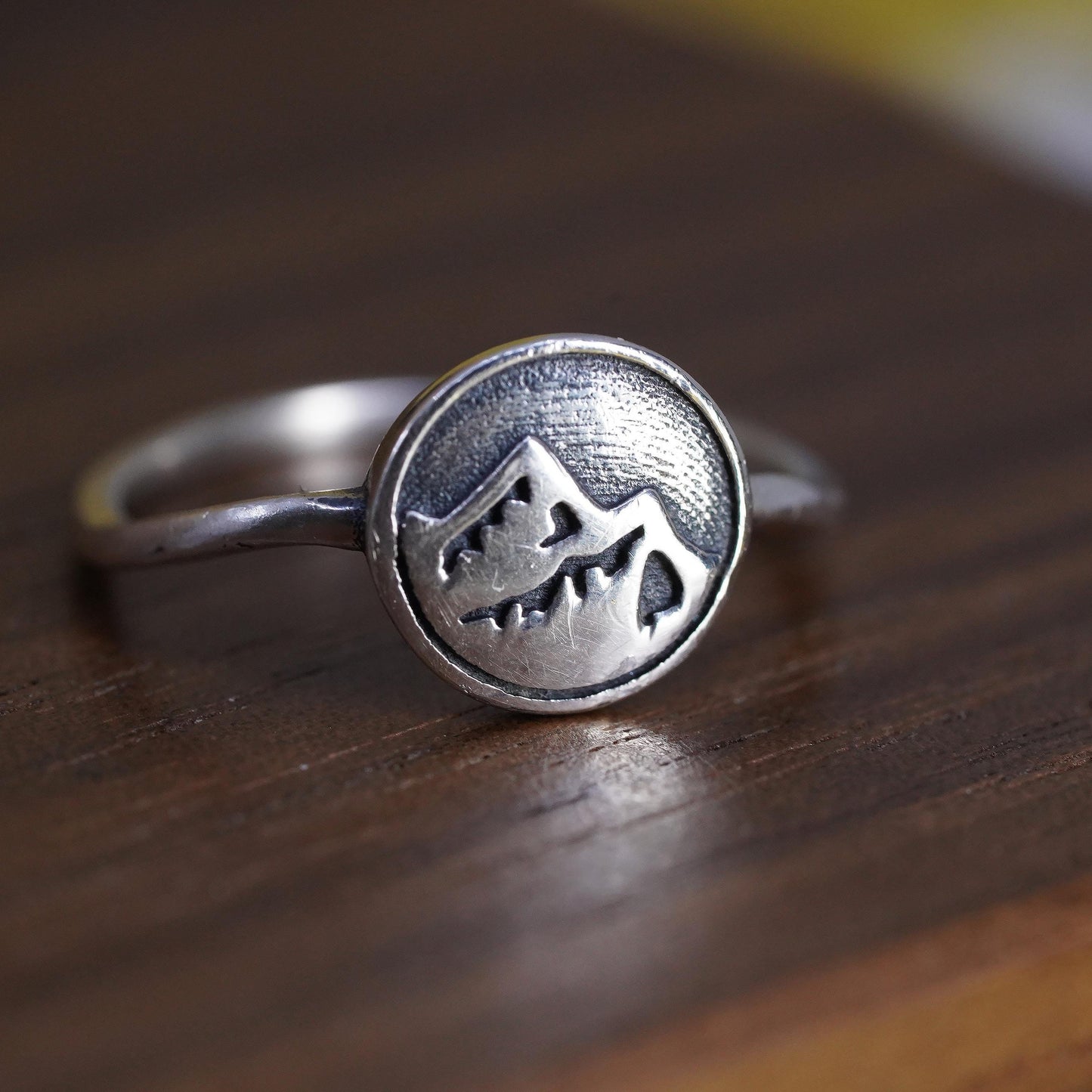 Size 6.75, vintage Sterling silver ring, 925 mountain landscape stackable ring