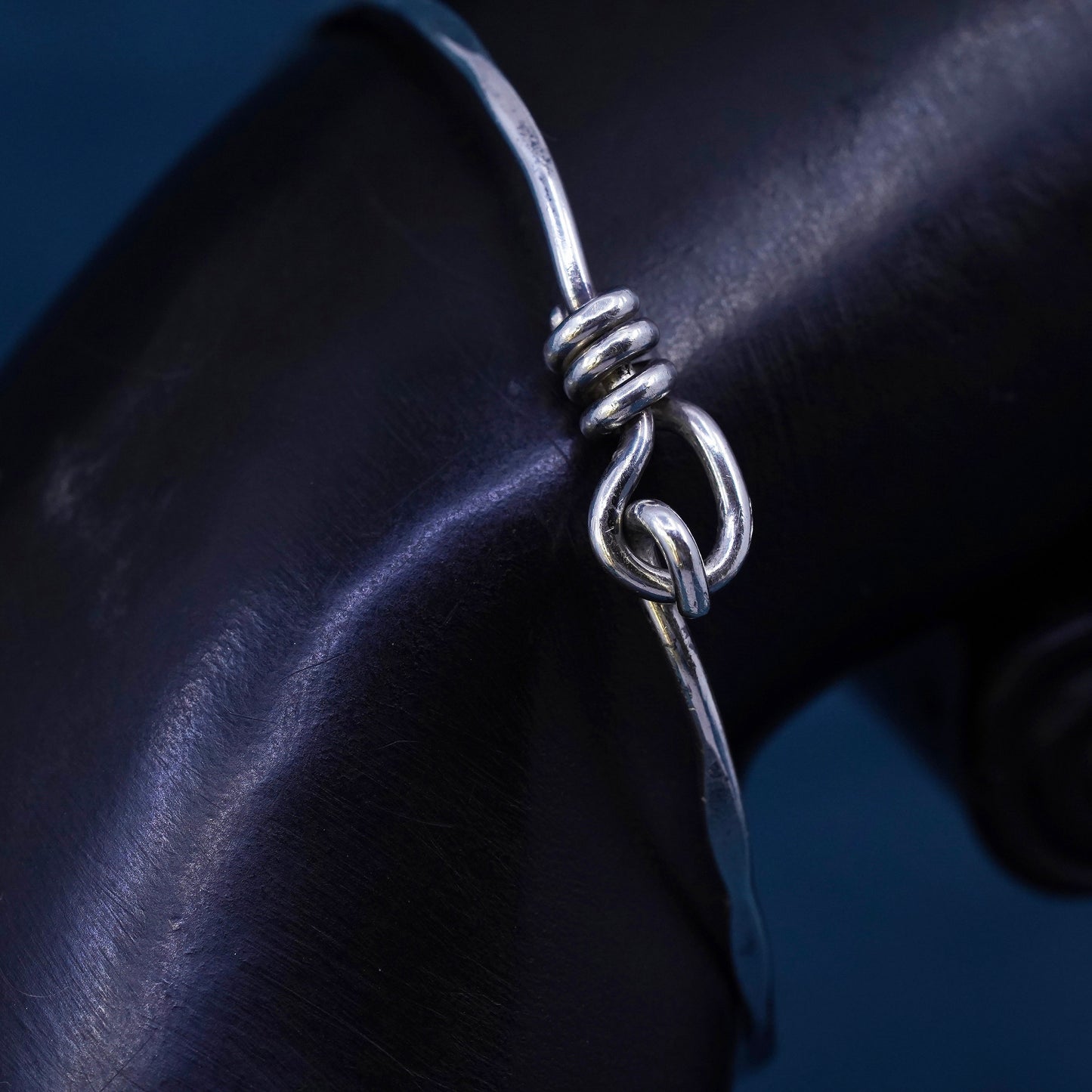 7", vintage Sterling silver handmade bracelet, 925 hinged bangle