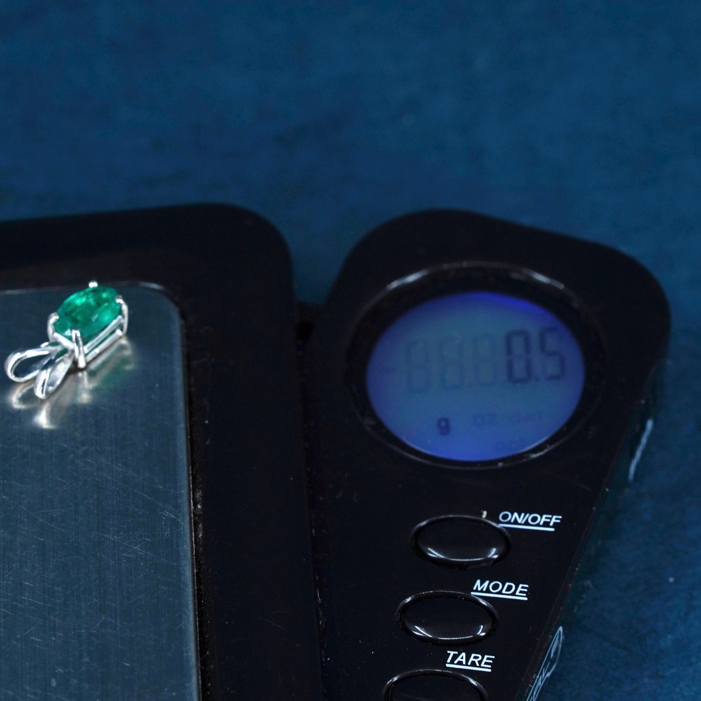 Vintage Sterling 925 silver handmade tiny pendant with emerald