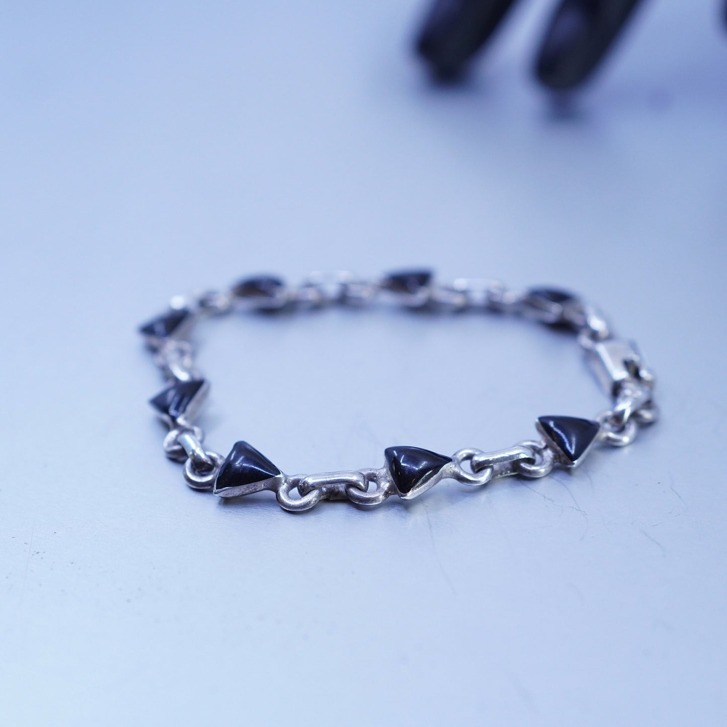 7”, mexico sterling 925 silver handmade bracelet with triangular black onyx