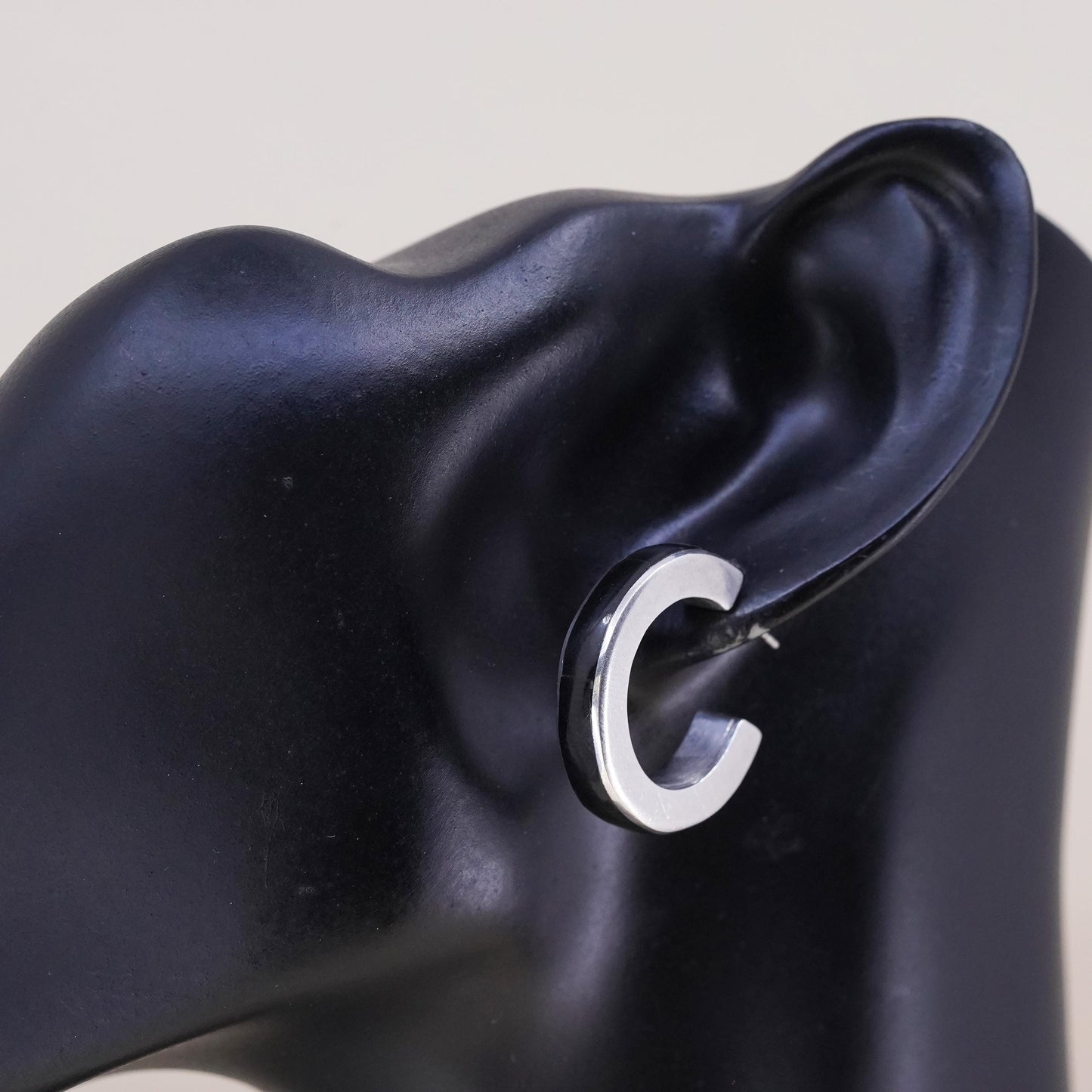 Vintage Mexican single earring. Sterling 925 silver huggie stud w/ black resin