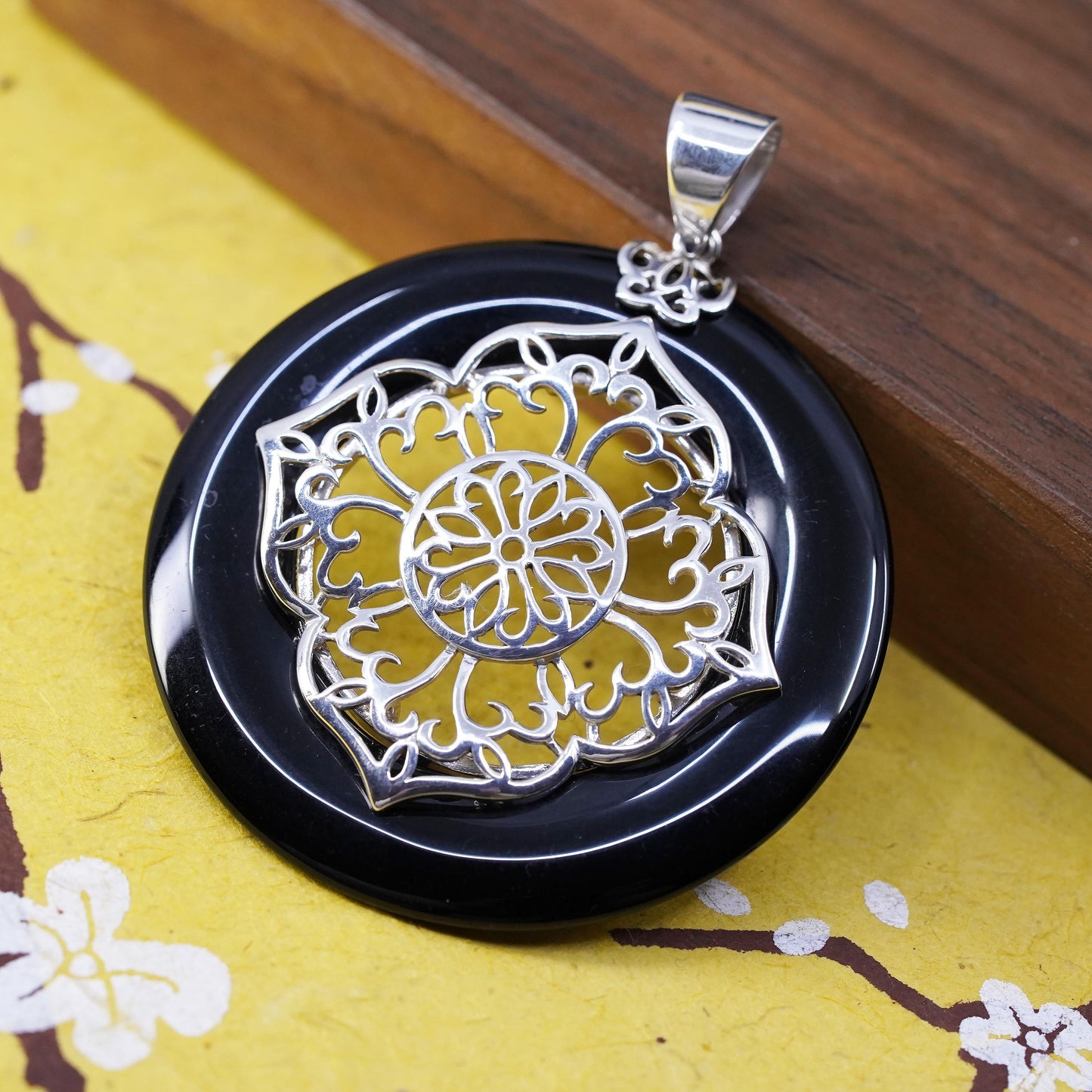 Vintage Sterling silver handmade sun pendant, 925 filigree circle black onyx