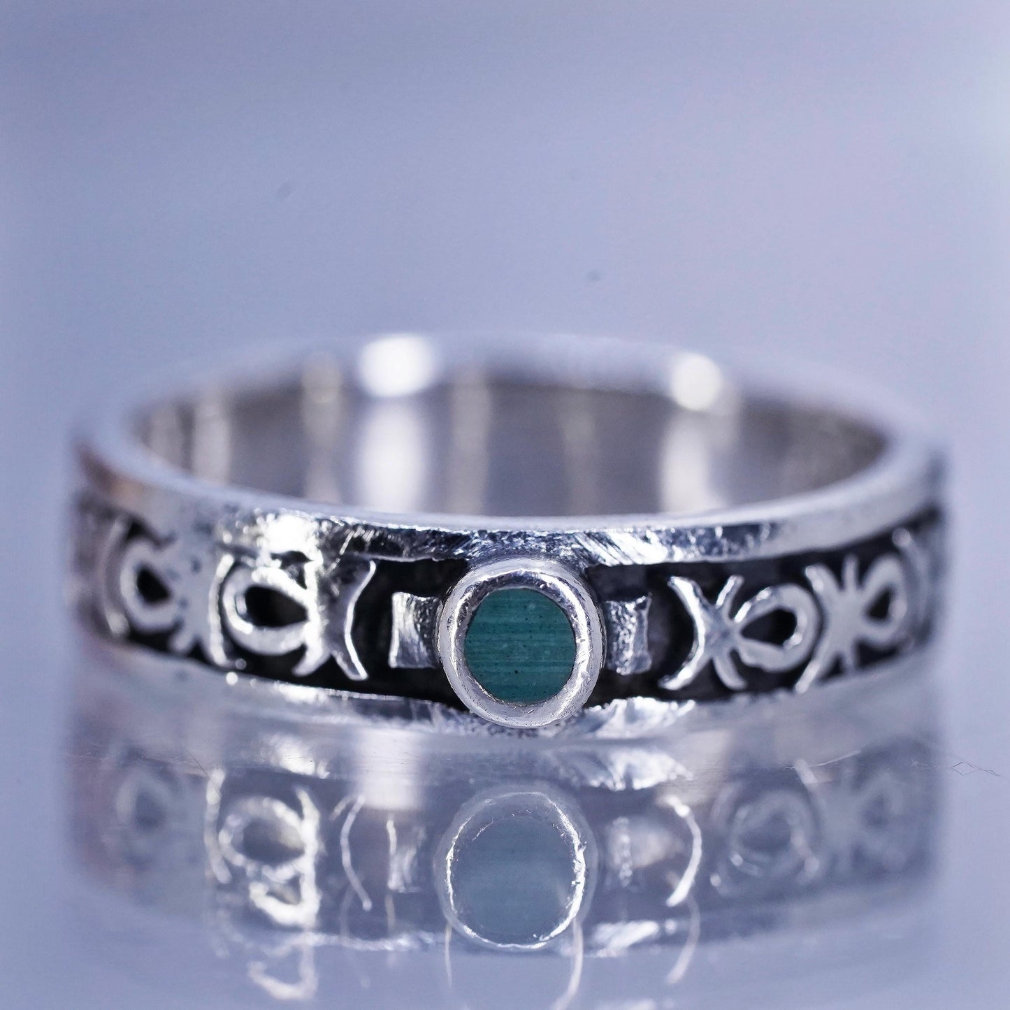 Size 7, southwestern Sterling 925 silver handmade band ring w/ turquoise inlay