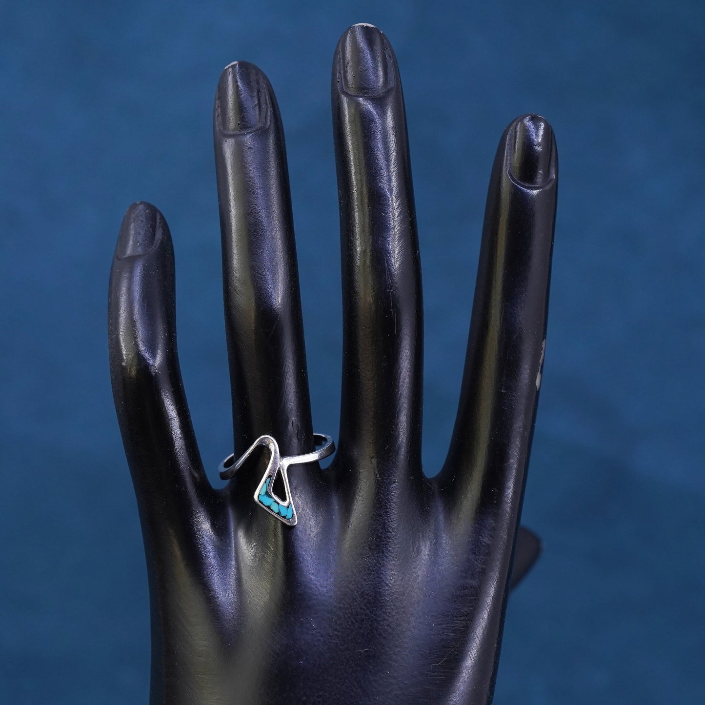 Size 7, Native American sterling silver handmade ring, 925 wavy band turquoise