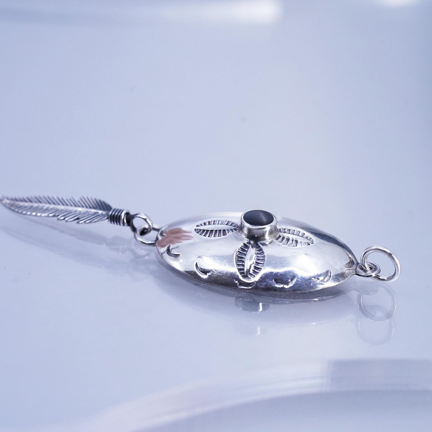 Native American southwestern sterling 925 silver onyx pendant feather dangle