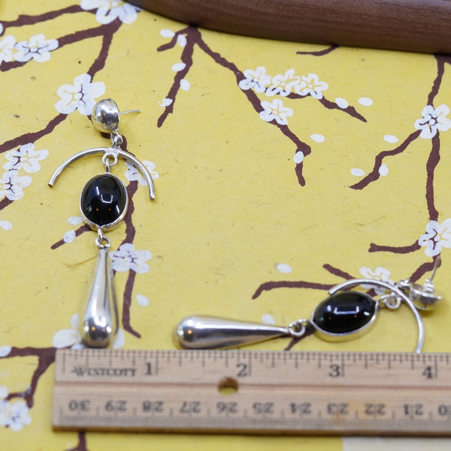 Southwestern mexico Sterling 925 silver handmade teardrop earrings w/ oval onyx