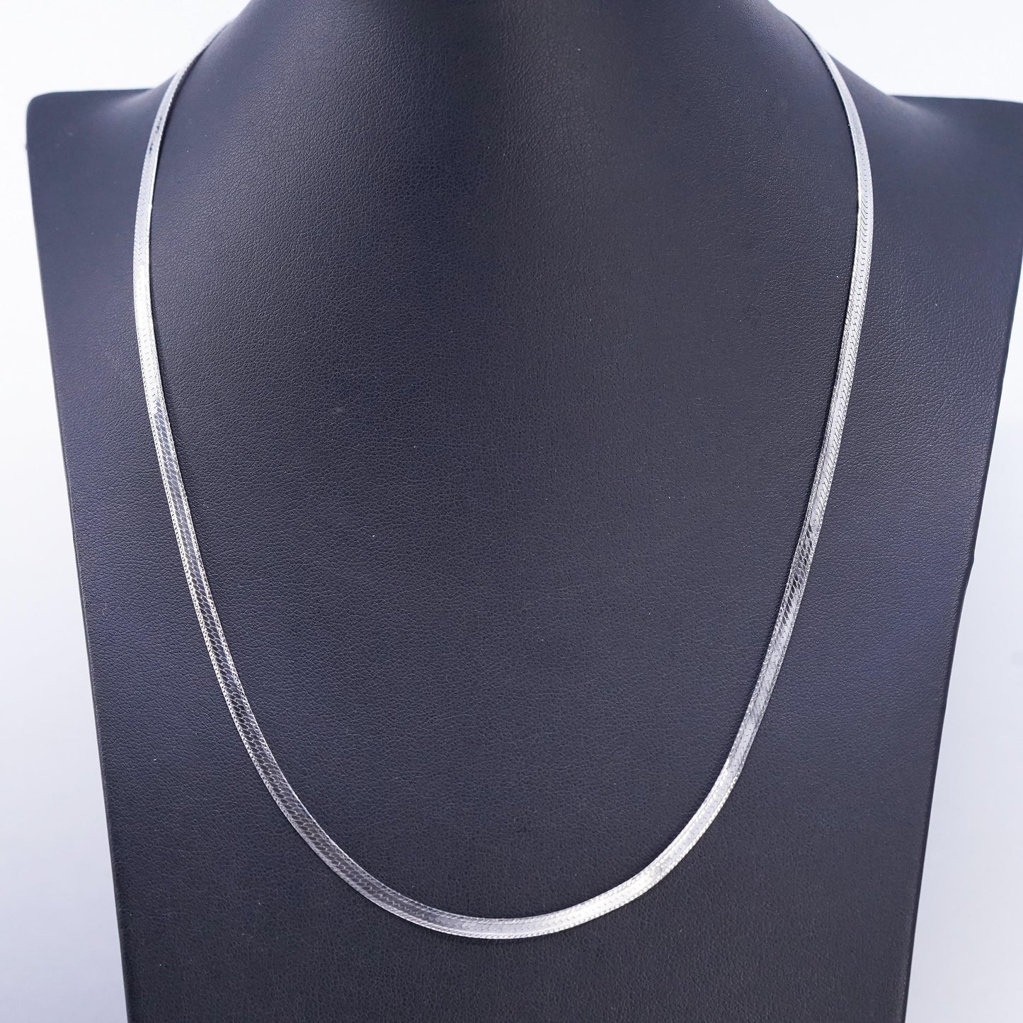 20", vintage Italian Sterling 925 silver textured herringbone chain necklace