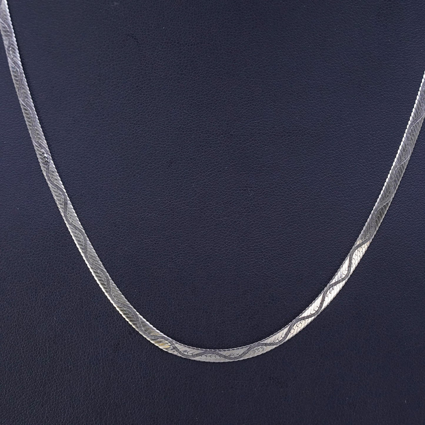 20”, vintage Italian Sterling 925 silver textured herringbone chain necklace
