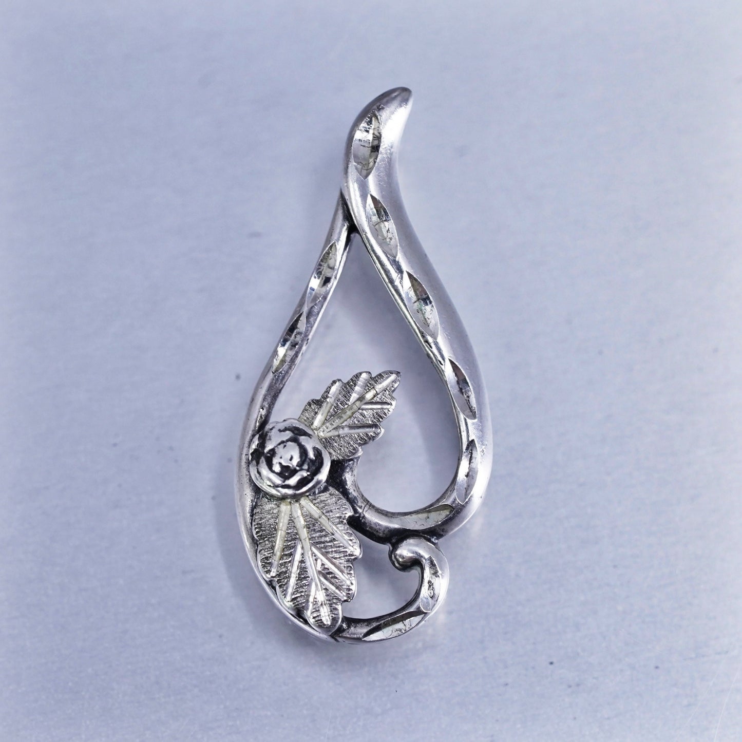 VTG CCO Coleman Black Hills sterling silver teardrop pendant with rose leaves