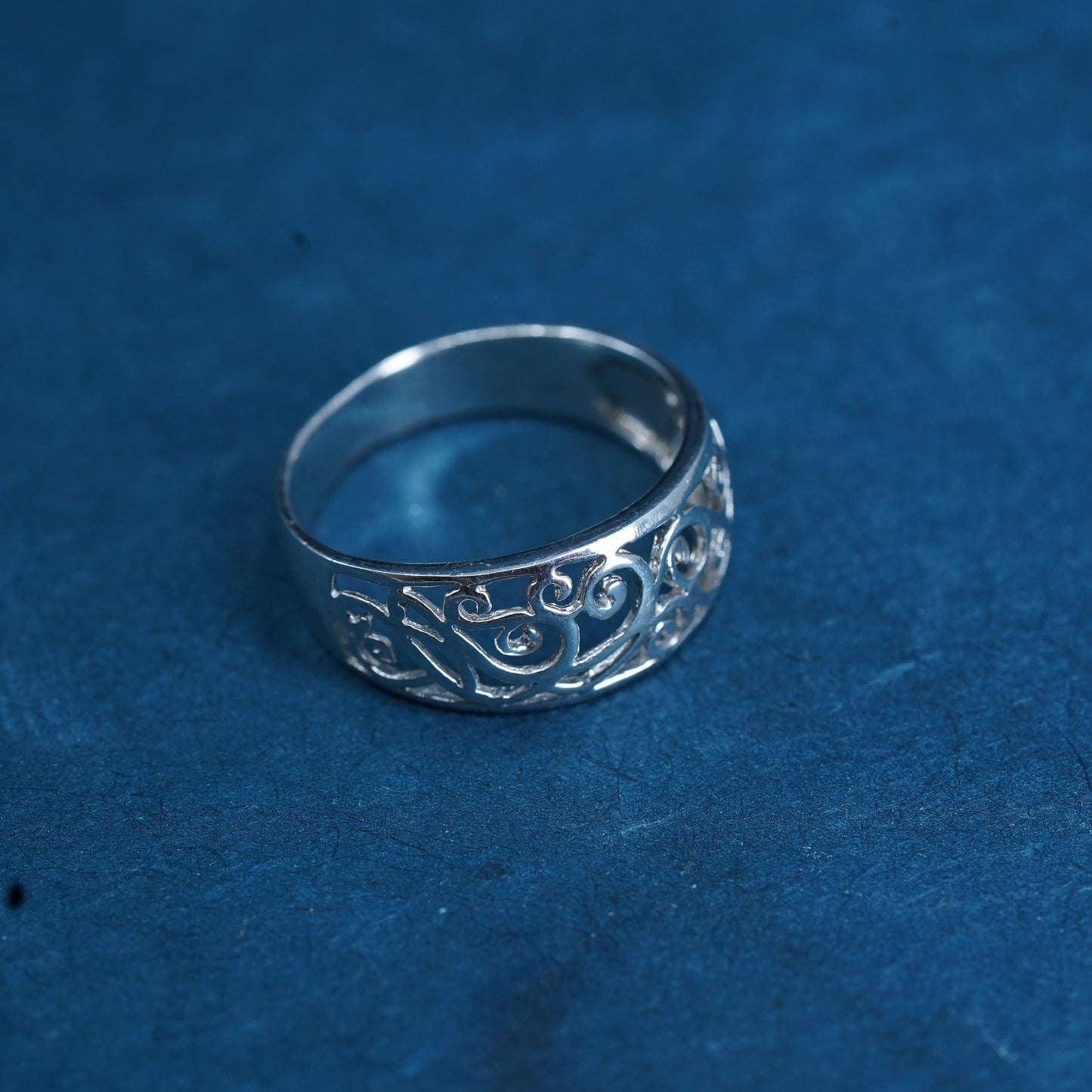 Size 8.5, vintage sterling silver handmade ring, 925 filigree spiral band