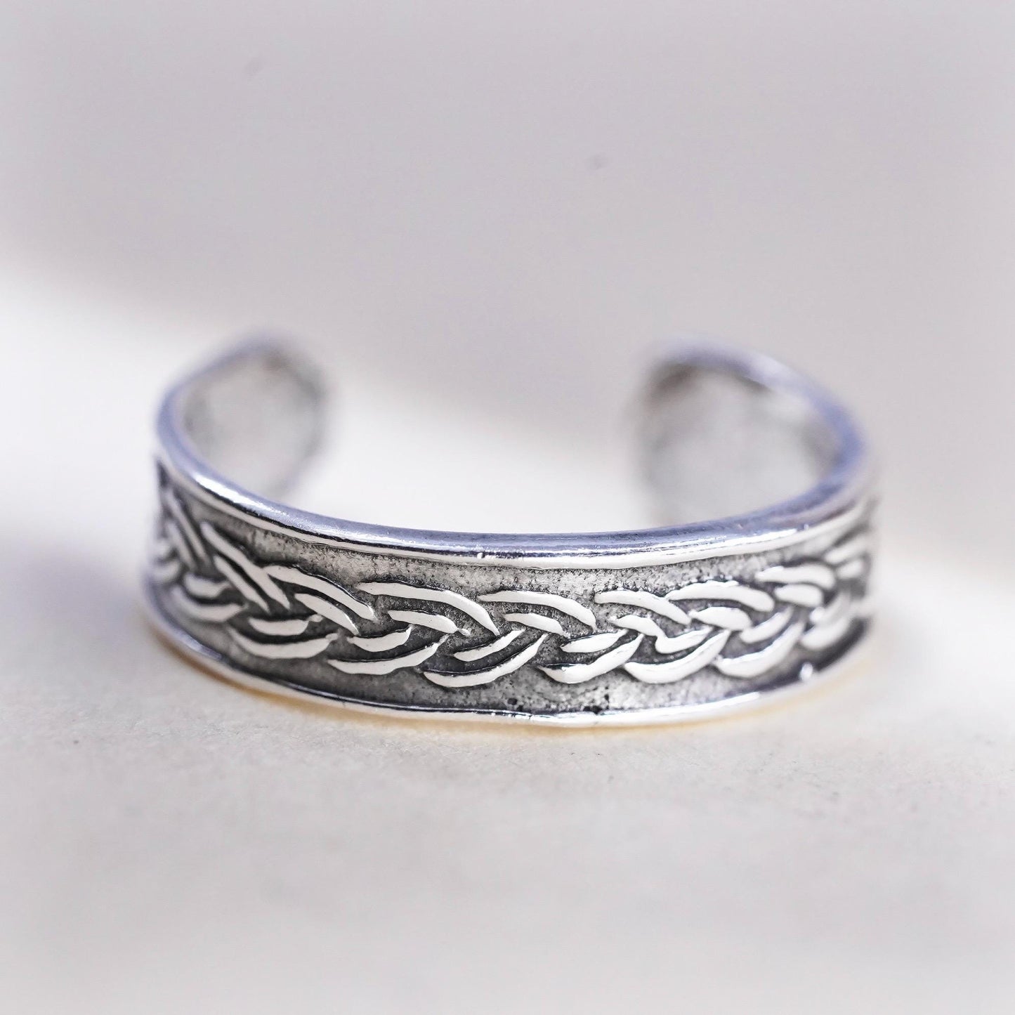 Size 2.5, VTG sterling silver handmade ring, 925 Celtic knot relief open band