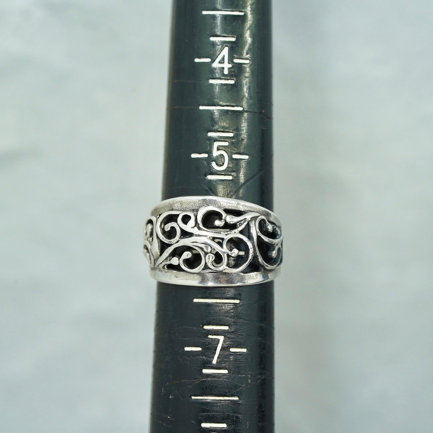 Size 5.75, vintage southwestern Sterling 925 silver ring, beads vines band