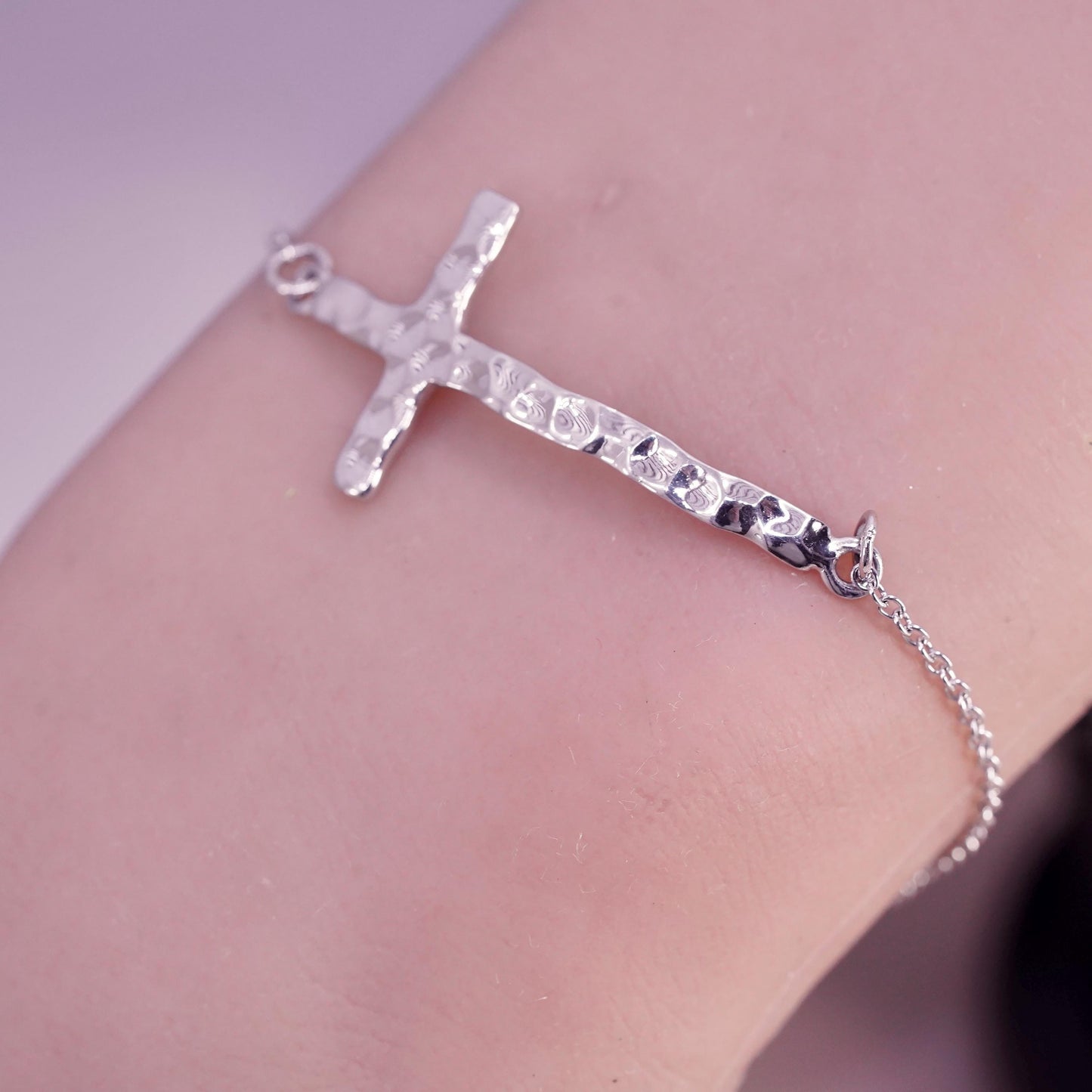 7", vintage Sterling silver bracelet, 925 circle chain hammered cross charm