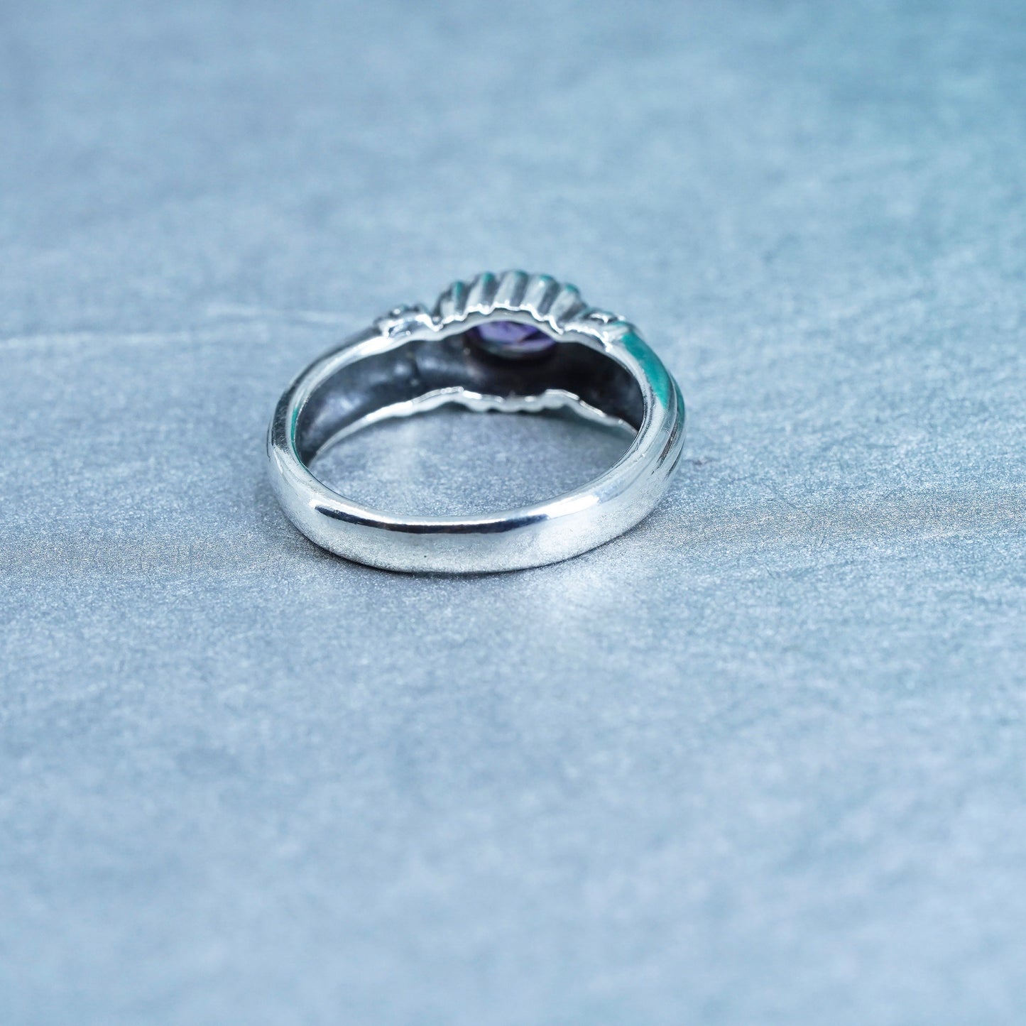 Size 8, vintage Sterling 925 silver handmade ring with amethyst