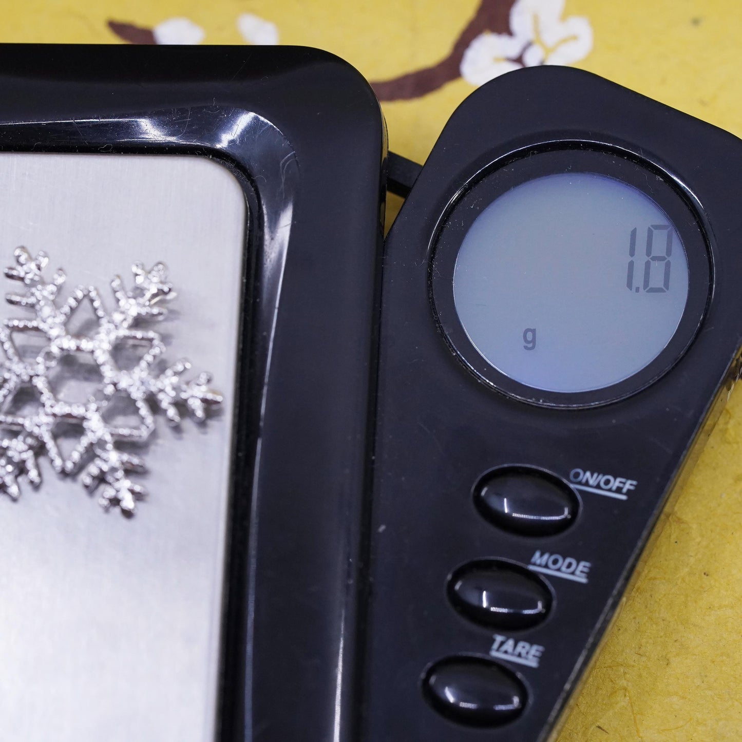 Vintage sterling 925 silver snowflake charm pendant with cluster diamond