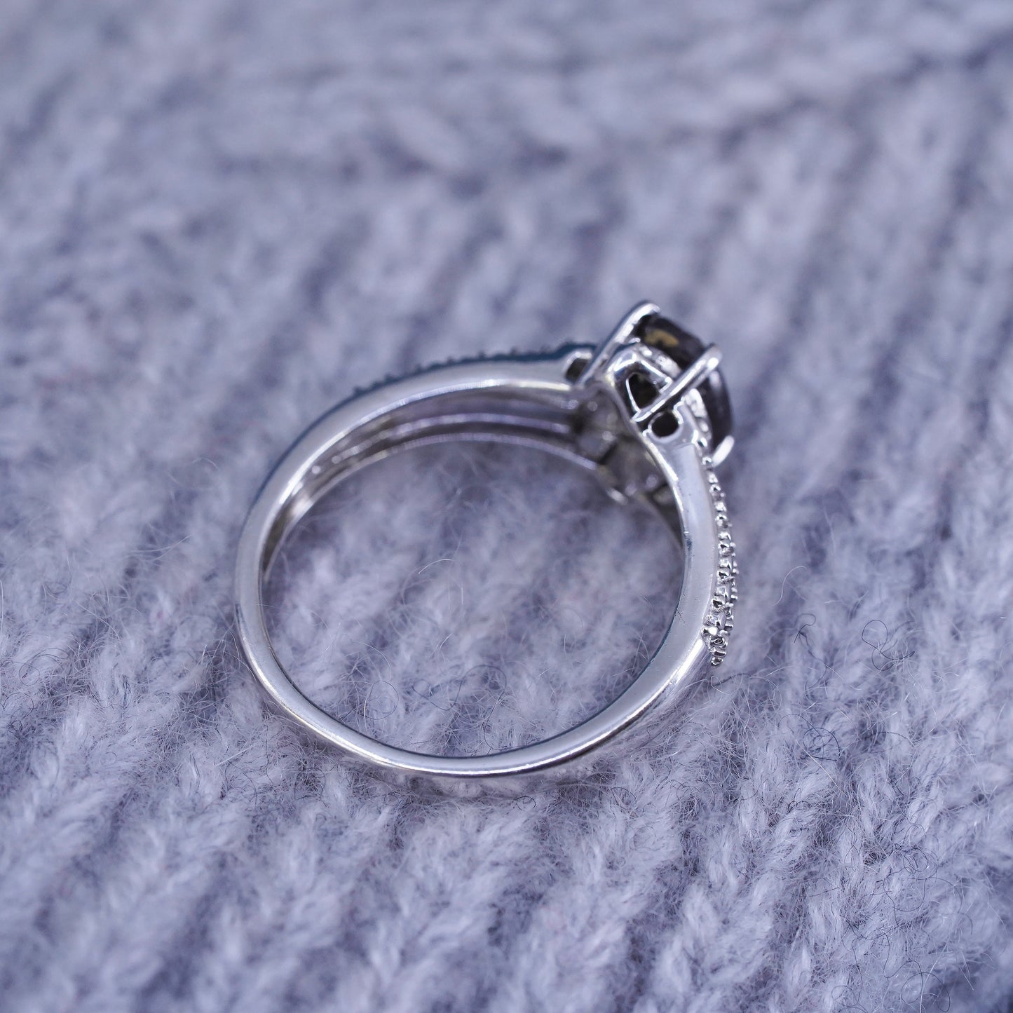 Size 8.25, Vintage Sterling 925 silver handmade ring, band with black agate