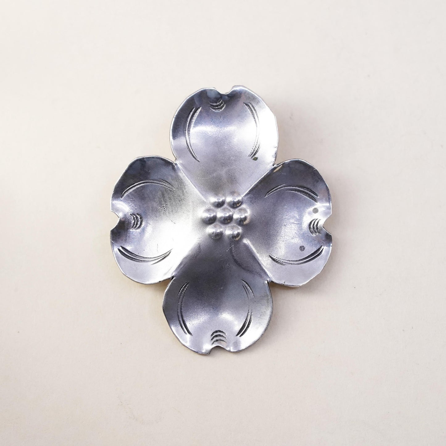Vintage sterling 925 silver dogwood flower shaped pendant