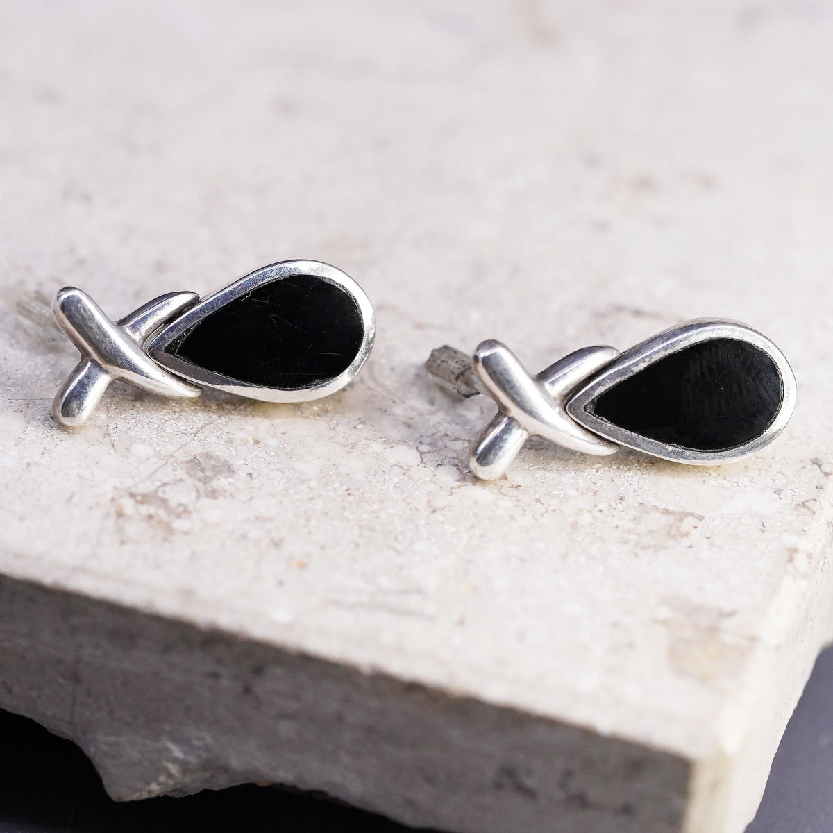 Vintage sterling silver handmade earrings, 925 silver Teardrop studs onyx inlay