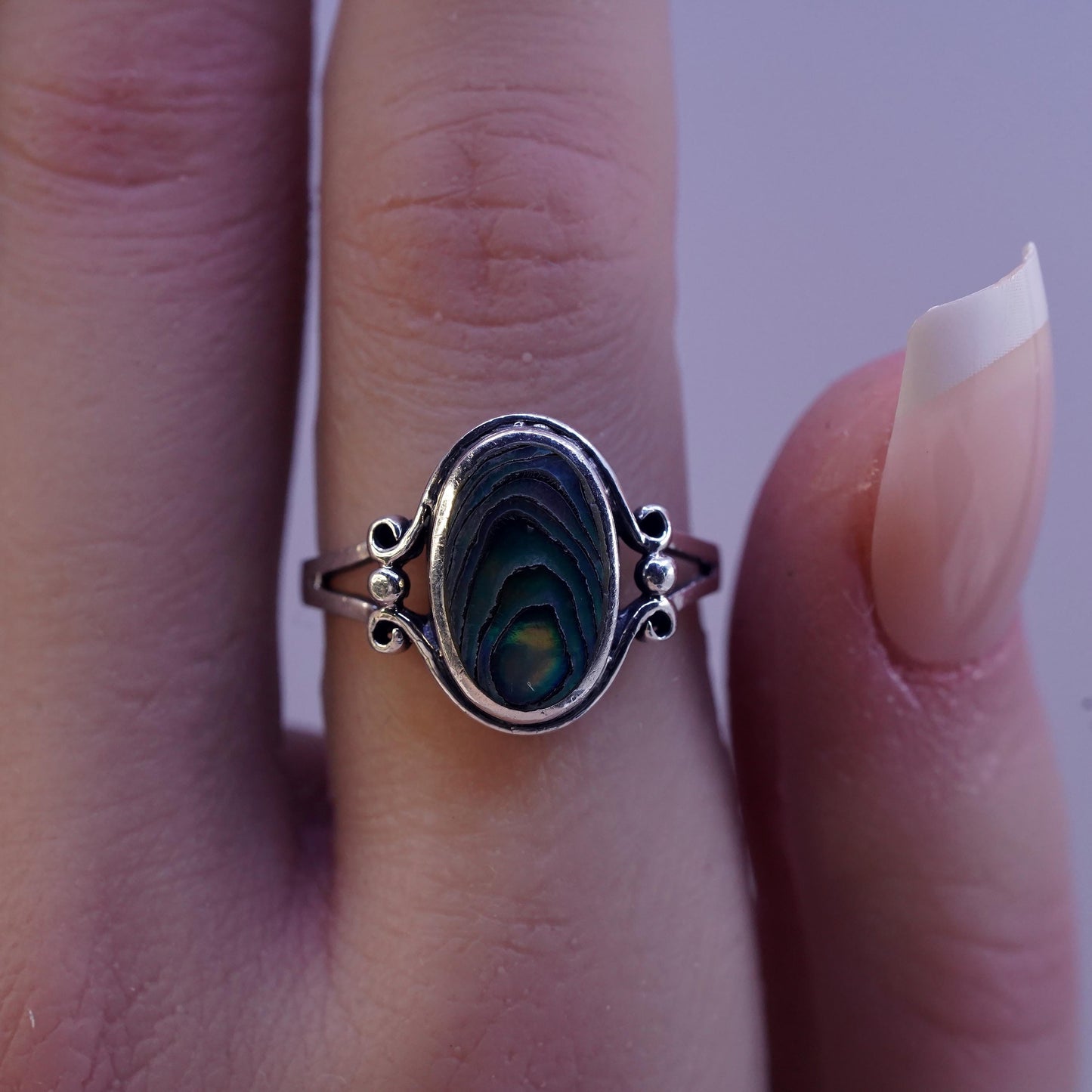 Size 8, vintage southwestern sterling 925 silver handmade ring w/ oval abalone