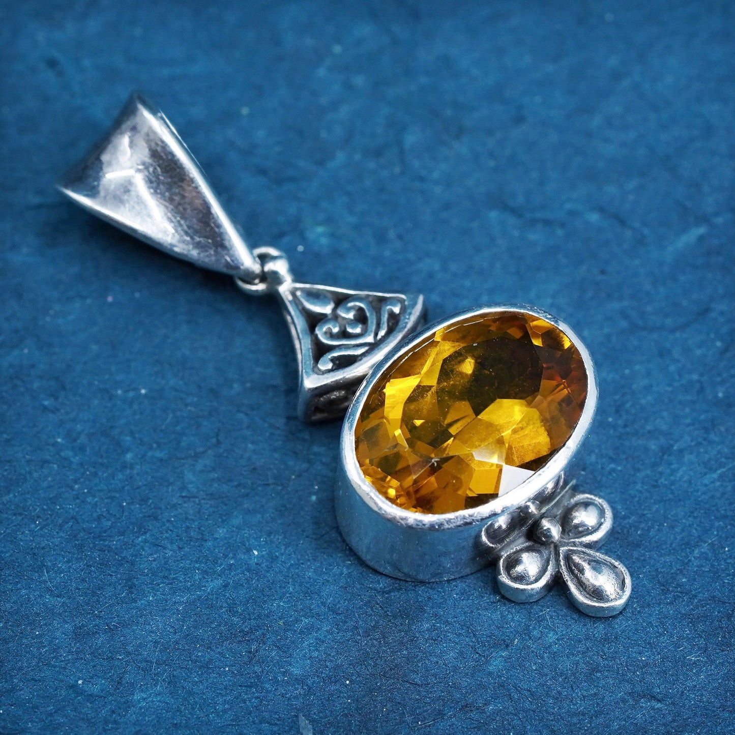 Vintage sterling 925 silver handmade pendant, with oval citrine
