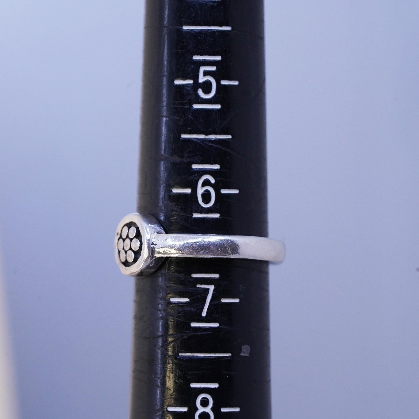 Size 6.5, VTG 925 Sterling Silver Dot Ring, Circle Disc, flower Band, Jewelry