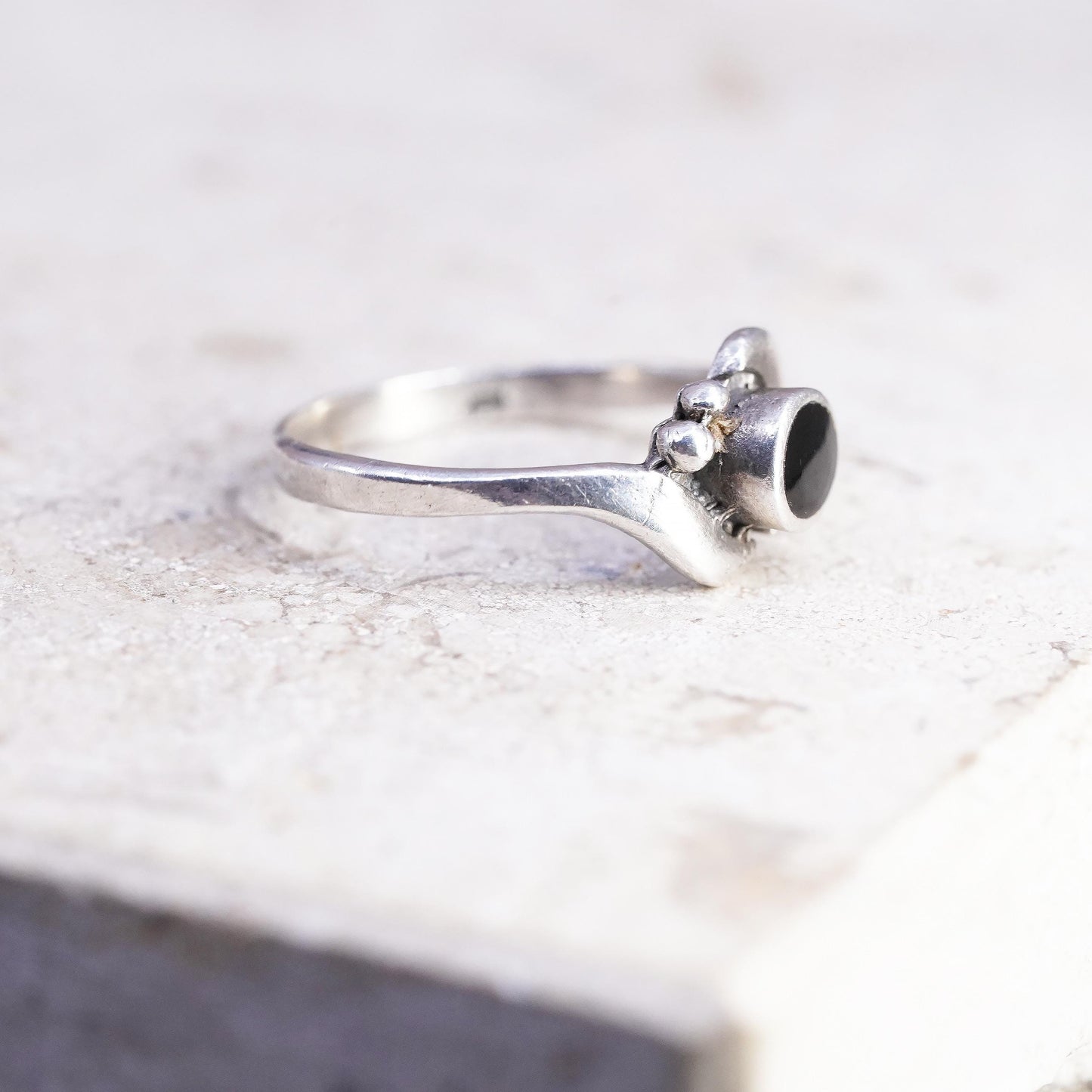 Size 5, vintage Sterling 925 silver handmade ring with onyx and beads