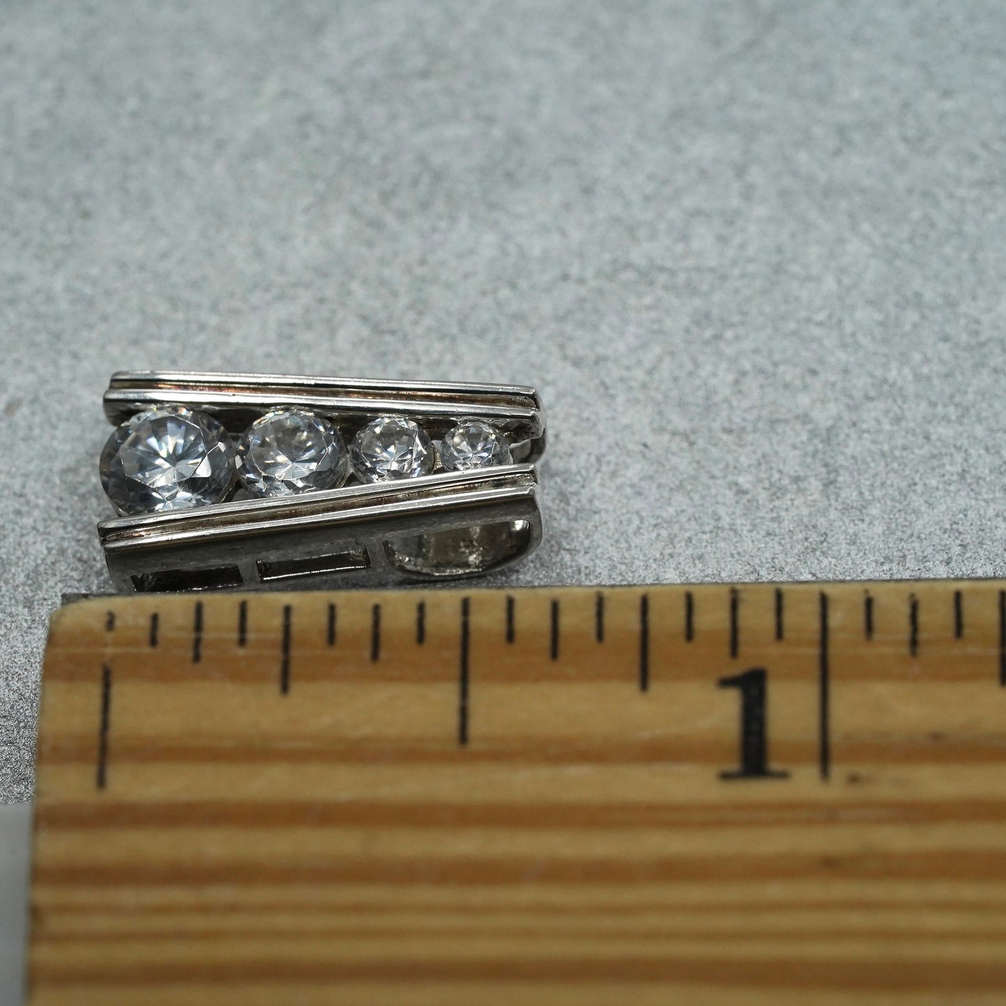 vintage sterling 925 silver pendant with Cz