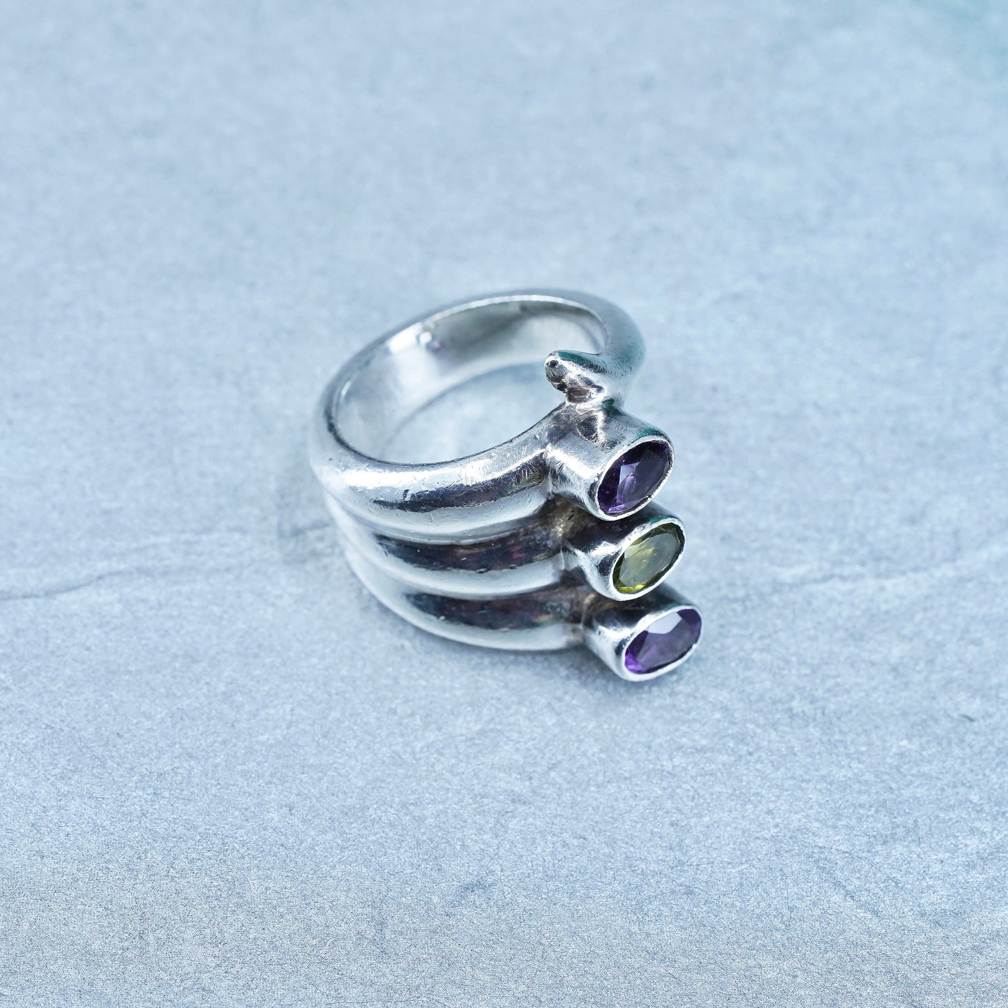 Size 5.5, vintage Sterling 925 silver handmade ring with amethyst and peridot