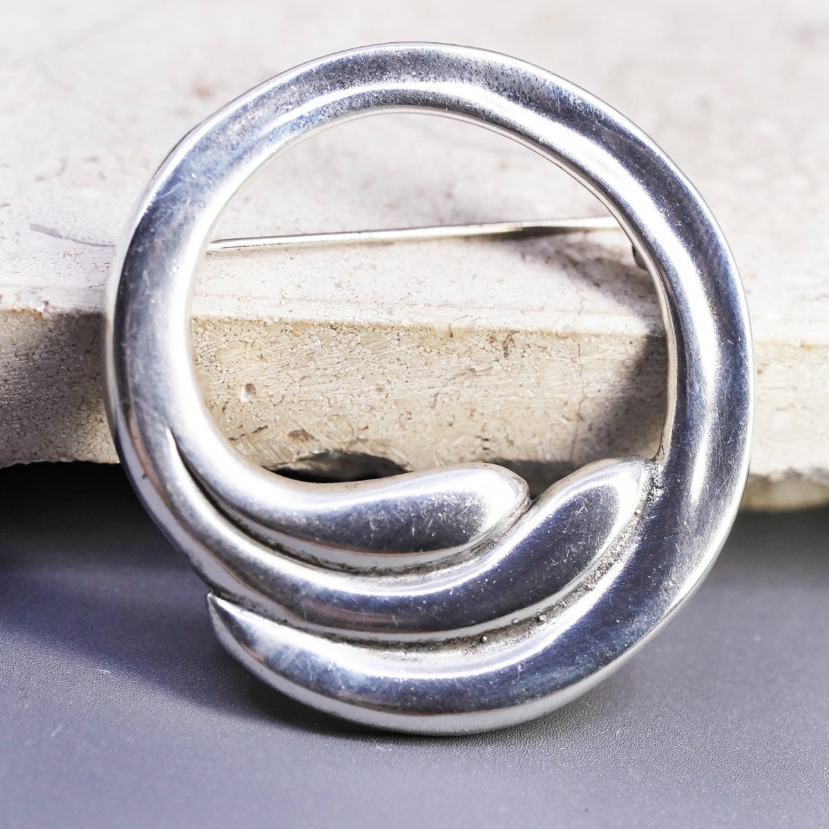 Vintage Jezlaine Designer Sterling silver handmade brooch, wavy 925 circle pin