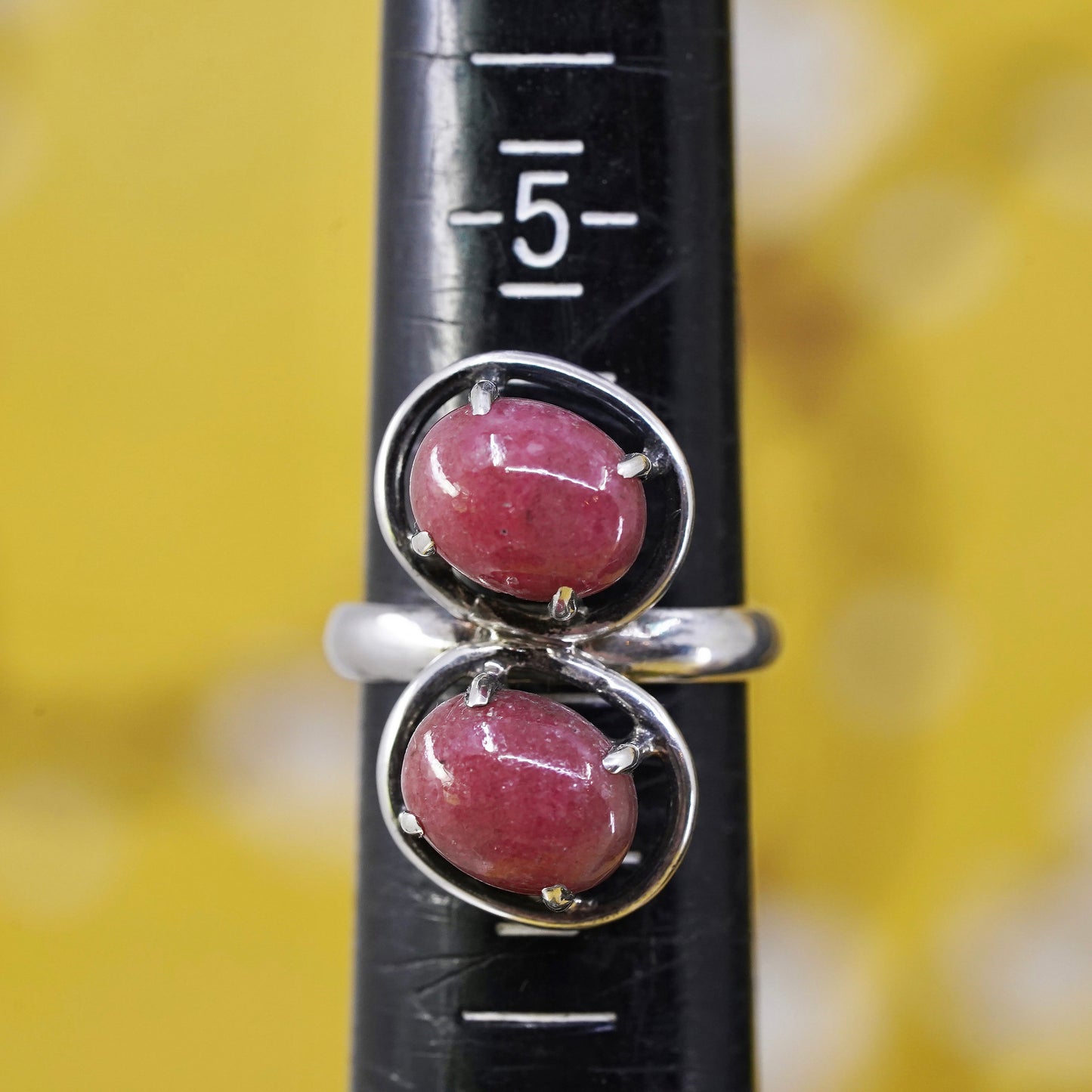 Size 6.5. vintage Sterling 925 silver handmade ring with oval Indian ruby