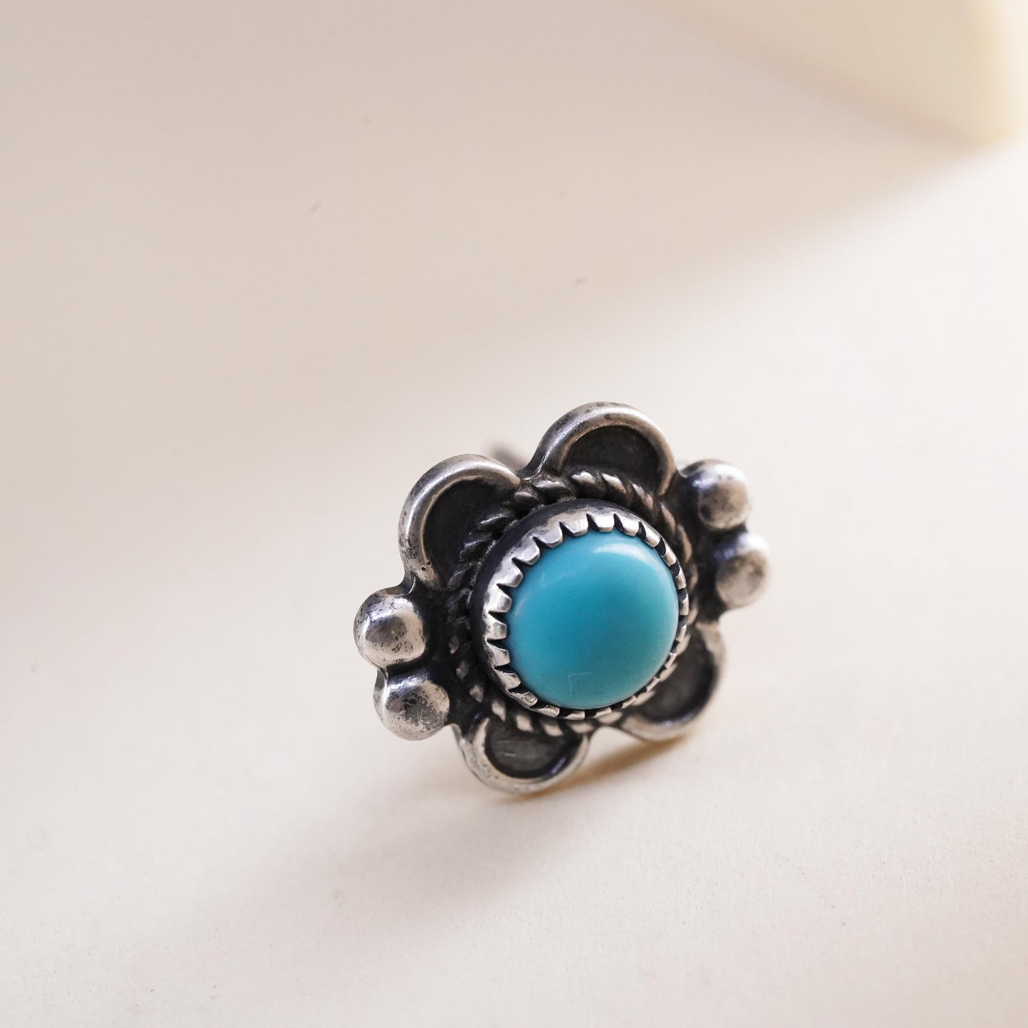 Vintage southwestern Sterling 925 silver stud with turquoise, single earring