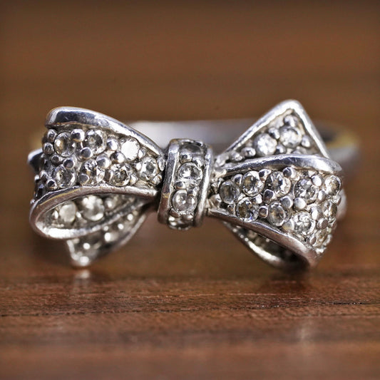 Size 6.75, vintage Sterling 925 silver ribbon bow tie ring with cluster cz