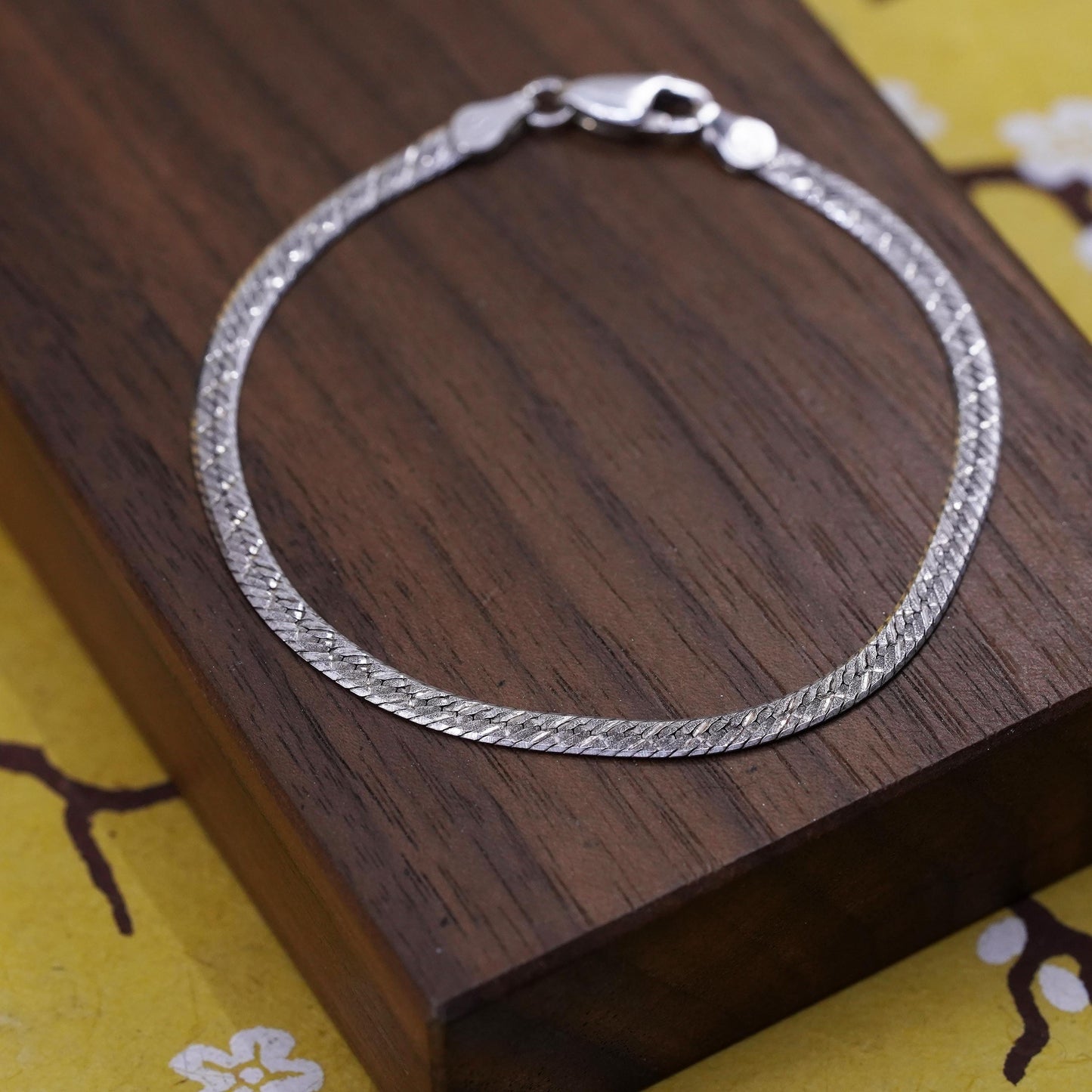 6.75", Vintage Sterling silver textured herringbone bracelet, Italy 925 chain