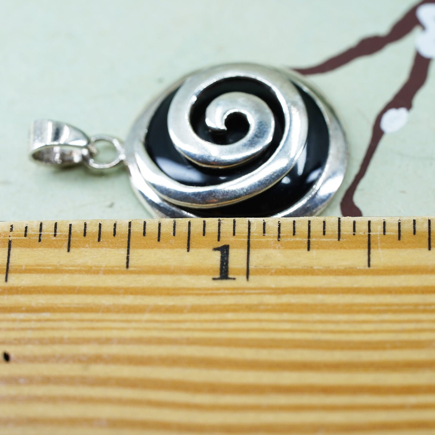 handmade sterling silver 925 pendant with round black onyx and spiral details