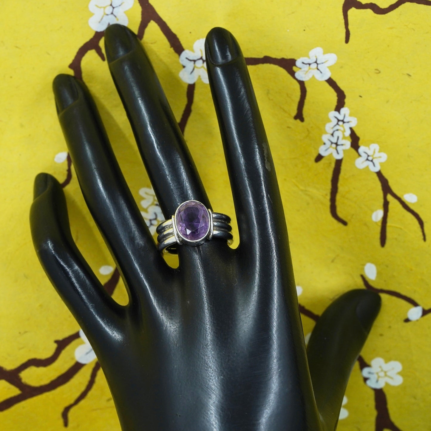 Size 7.5, vintage Sterling 925 silver handmade ring with amethyst ribbed band
