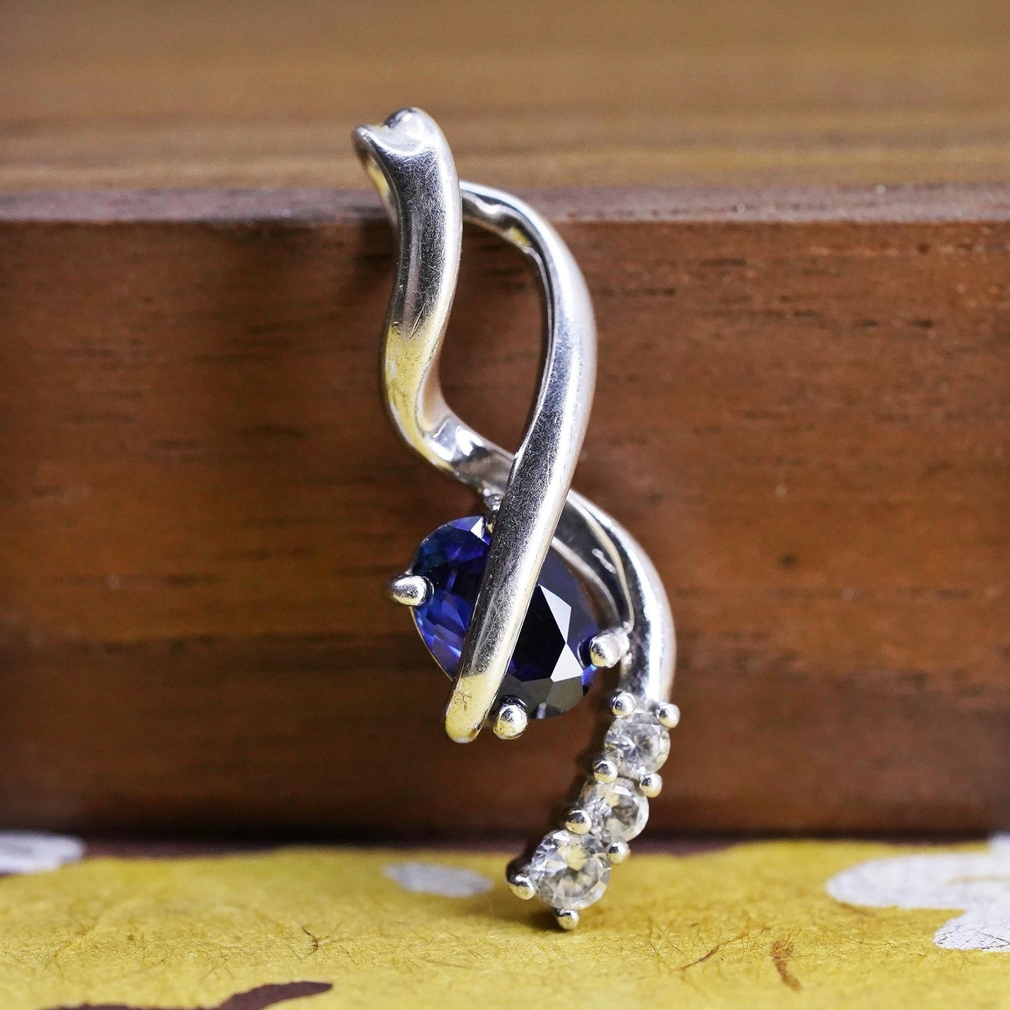 Vintage Sterling 925 silver handmade pendant with sapphire and Cz around