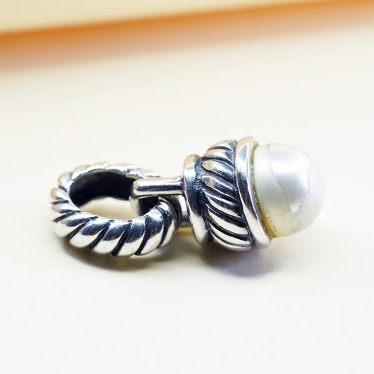 Vintage silver tone charm pendant with faux pearl and cable details