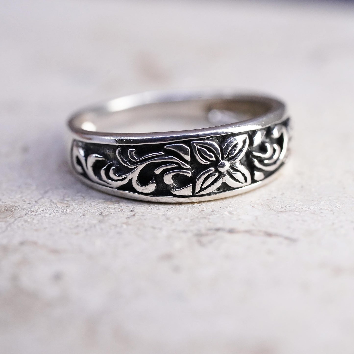 Size 7, VTG Sterling silver handmade ring, floral textured 925 stackable band
