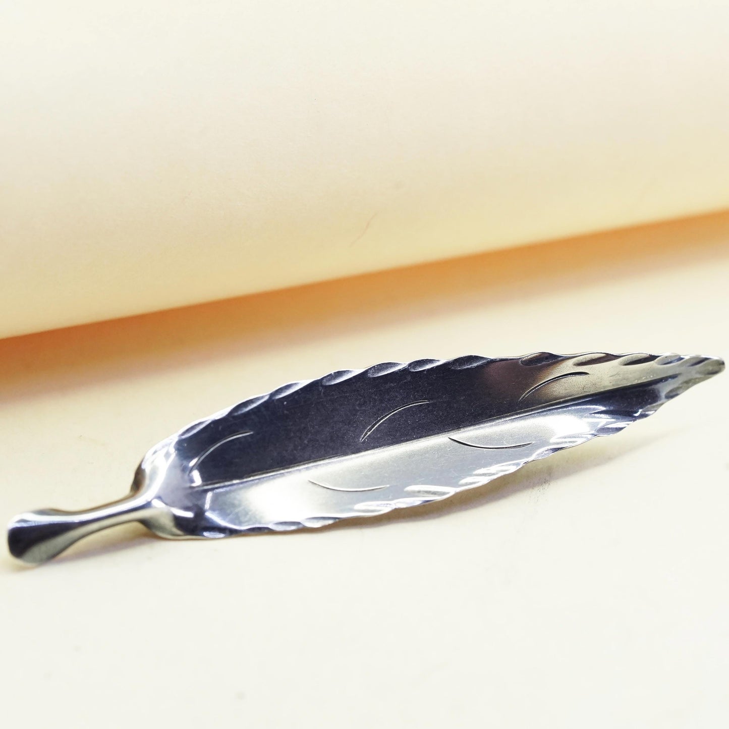 Vintage sterling silver leaf shaped brooch, fine 925 silver brooch