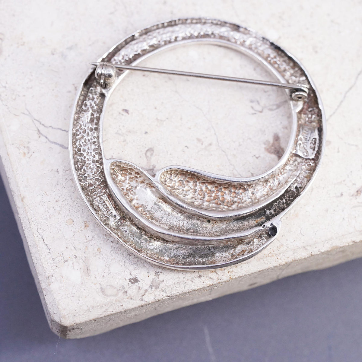 Vintage Jezlaine Designer Sterling silver handmade brooch, wavy 925 circle pin