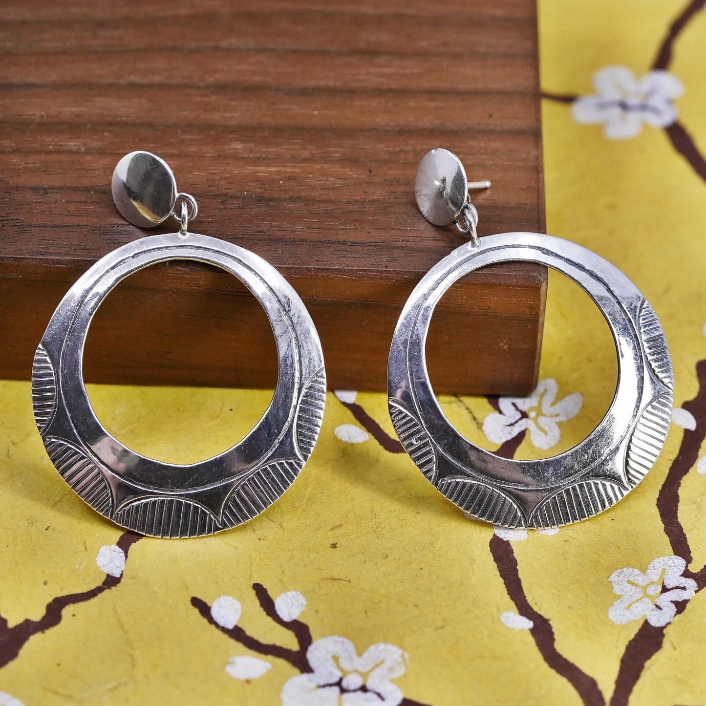 Vintage southwestern Sterling 925 silver handmade textured circle disc earrings