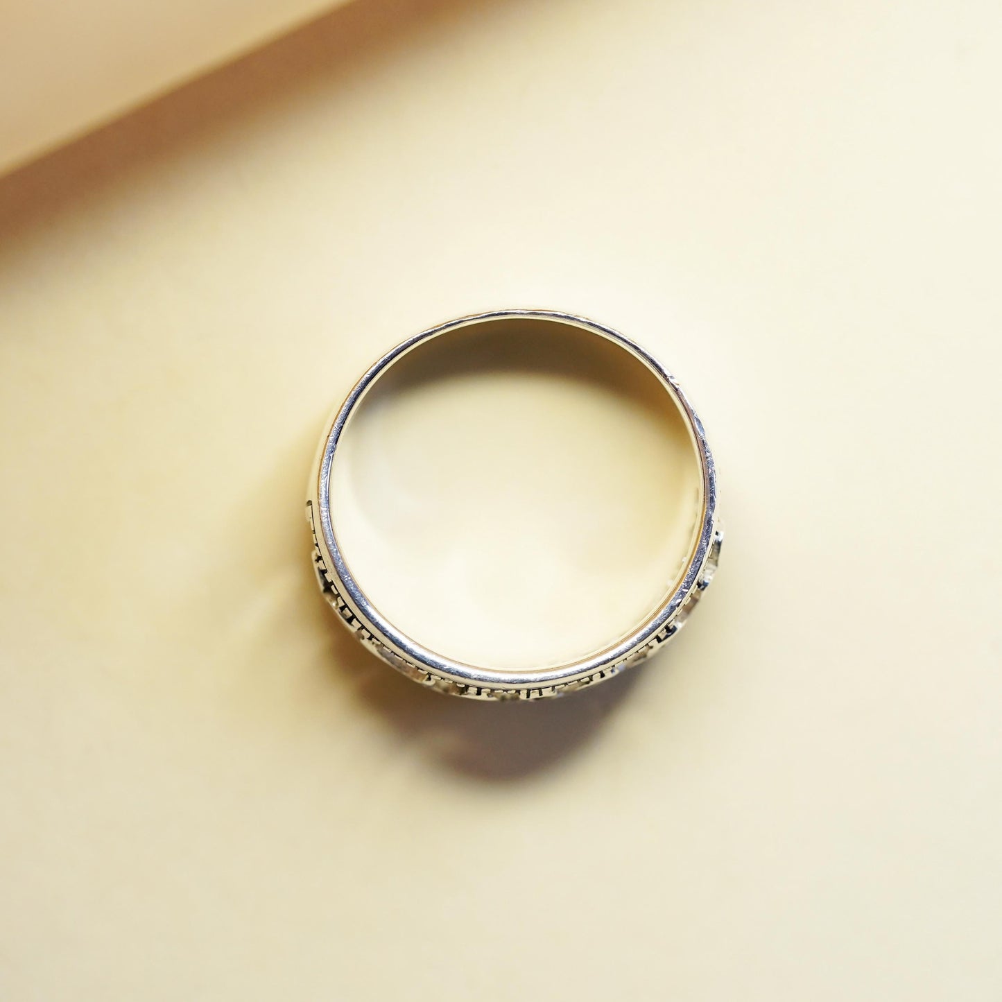 Size 8, vintage Sterling silver handmade ring, 925 band with Filigree swirl