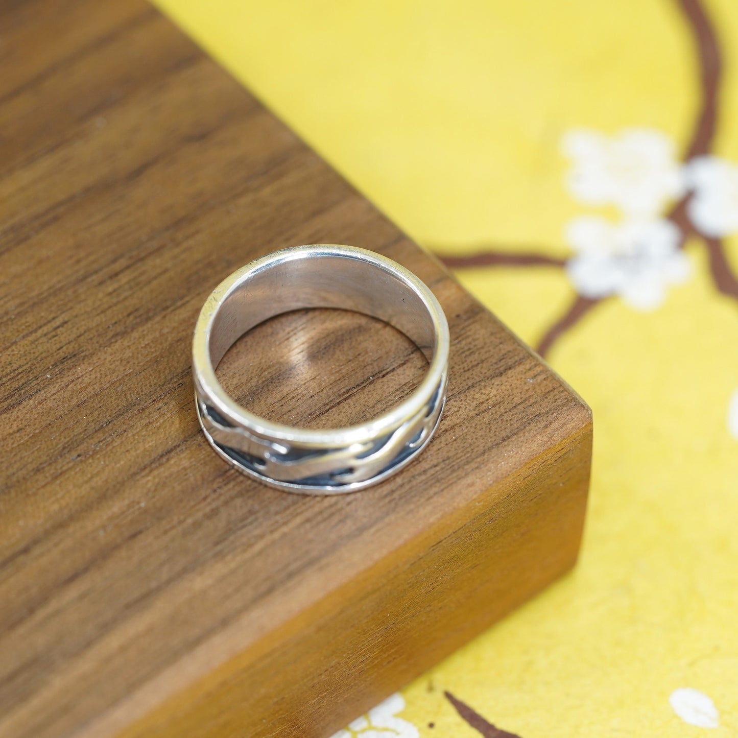 Size 6.25, vintage Sterling silver prayer ring, 925 spinner wavy band