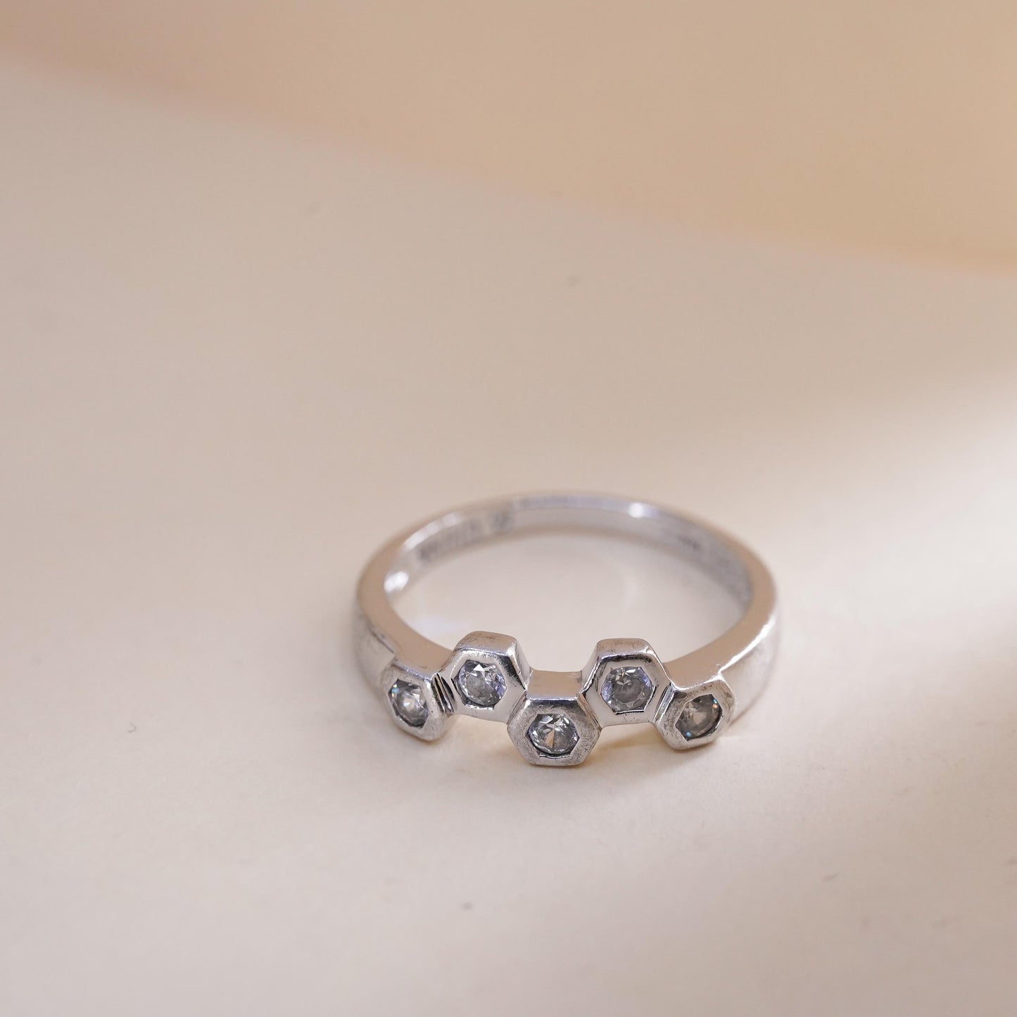 Size 7, sterling 925 silver ring, engagement band hexagram honeycomb cut cz