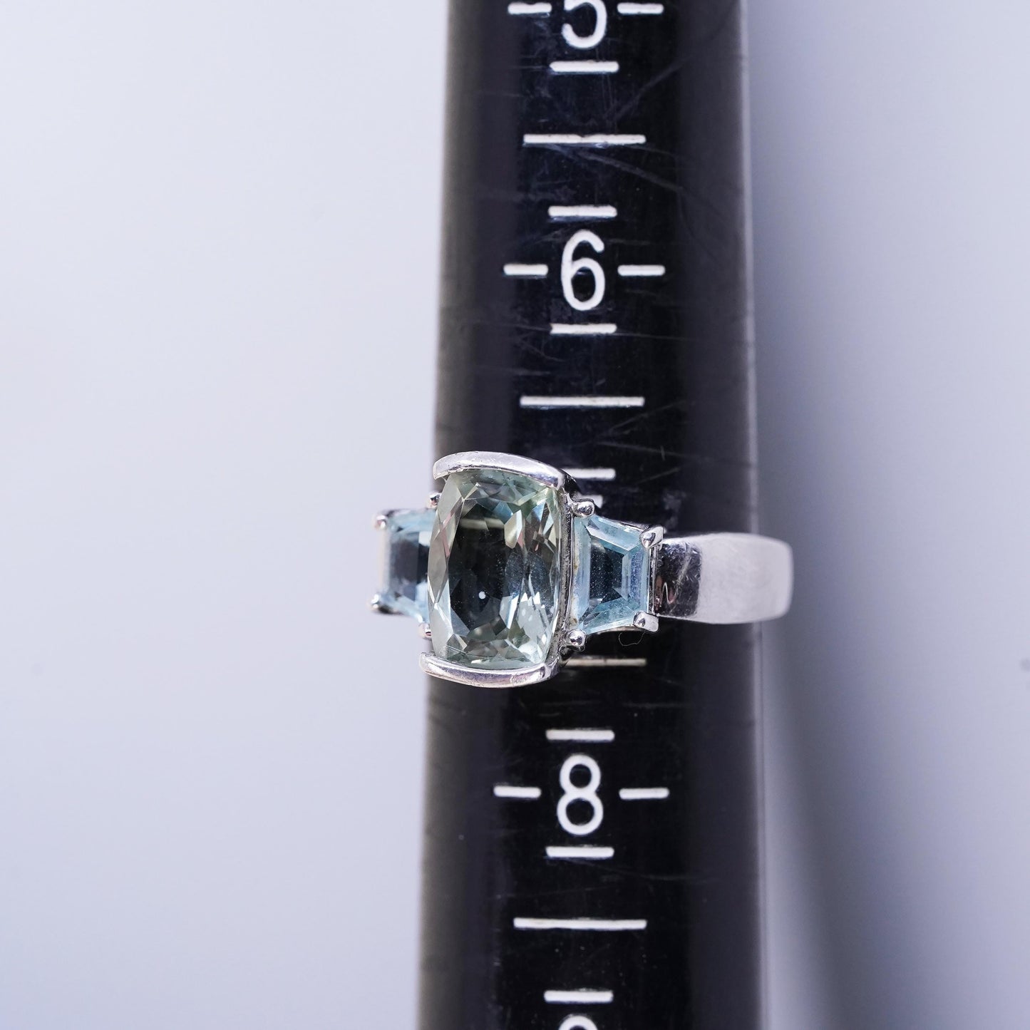 Size 7, vintage sterling 925 silver statement ring with green amethyst topaz