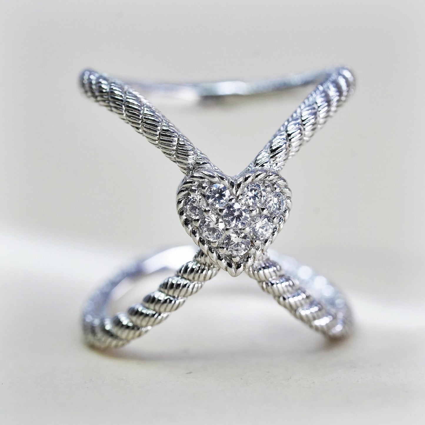 Size 6, VTG Judith Ripka sterling silver Crisscross cable ring, X ring cz heart