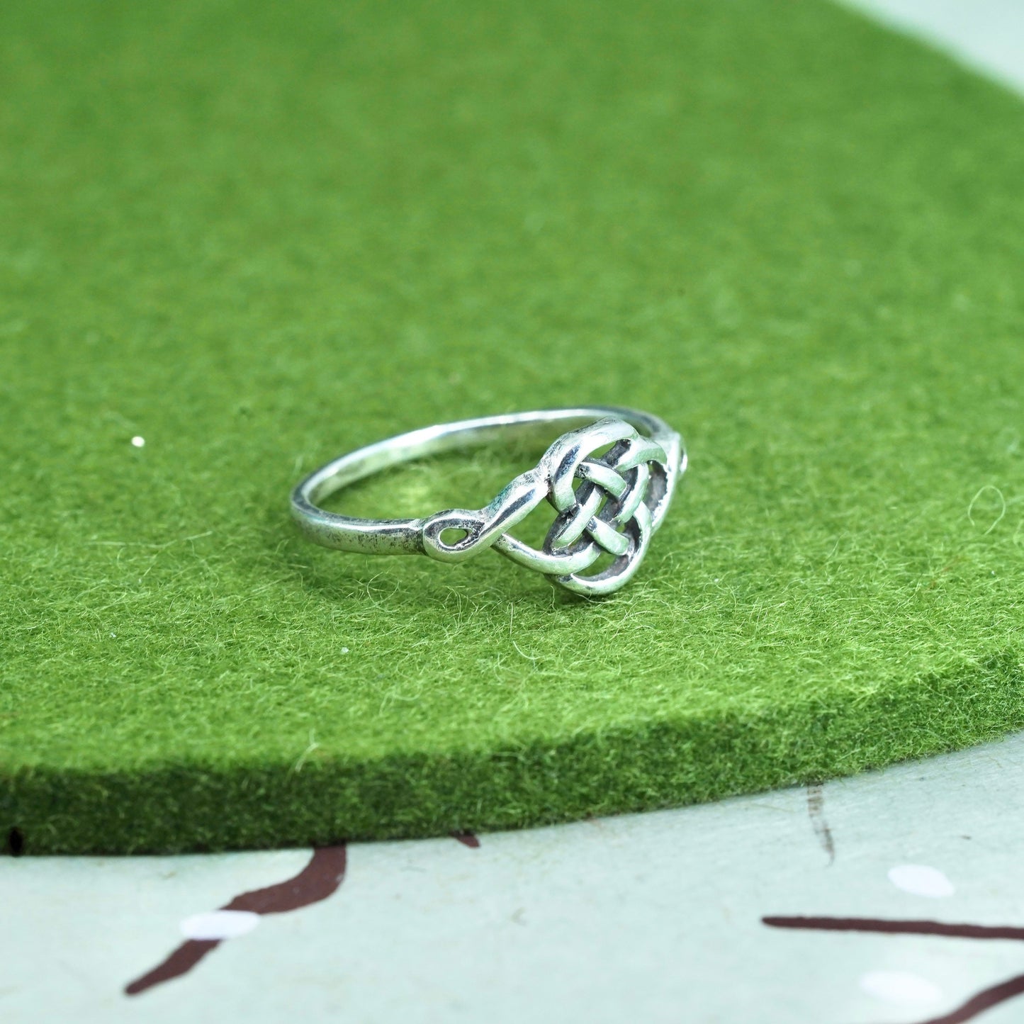 Size 9.5, Vintage sterling silver wired ring, 925 irish entwined knot band